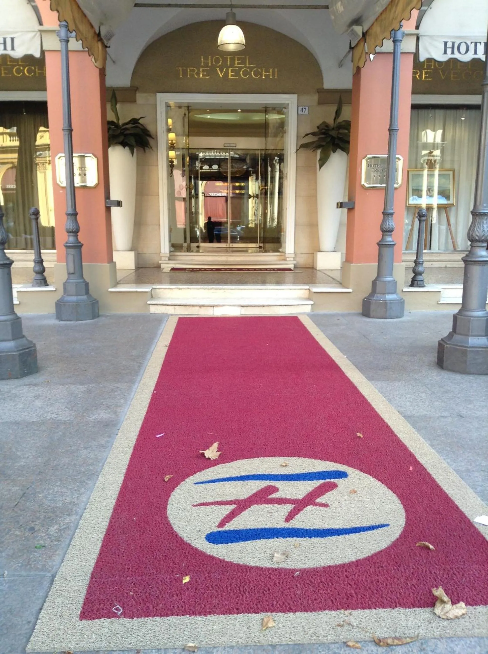 Facade/entrance in Zanhotel Tre Vecchi