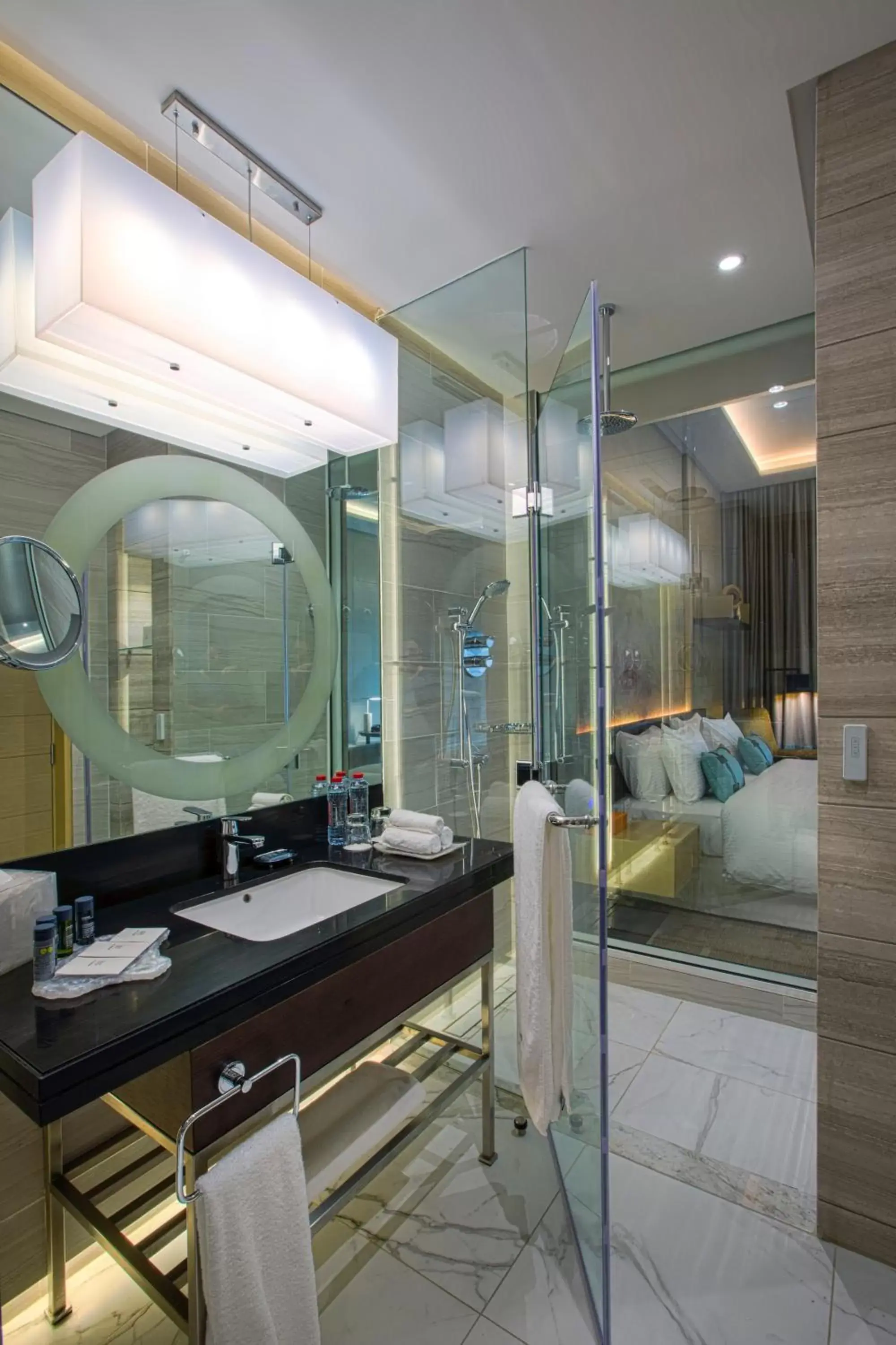 Shower, Bathroom in Grayton Hotel by Blazon Hotels