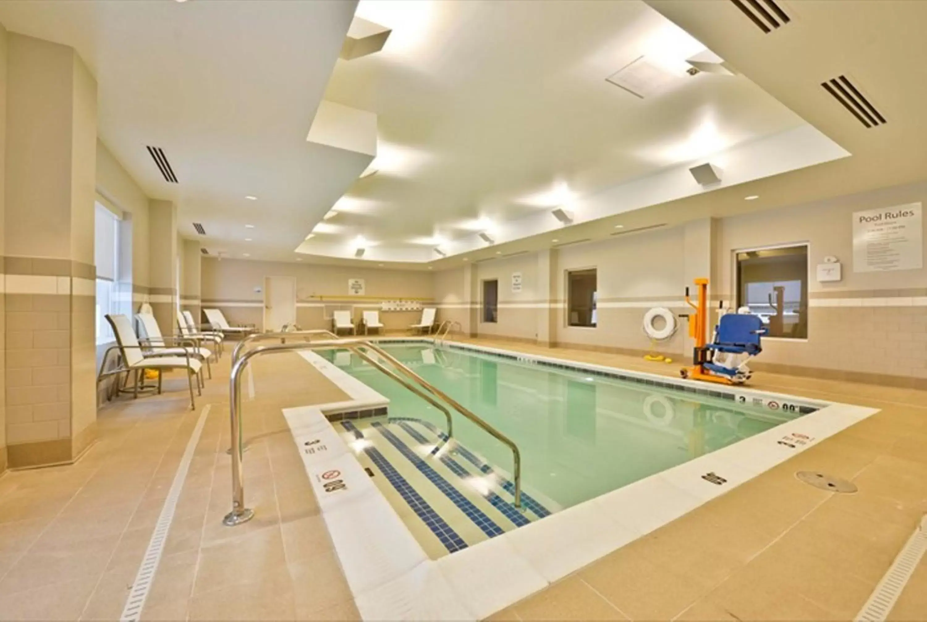 Swimming pool in Holiday Inn Express & Suites Utica by IHG Swimming pool in Holiday Inn Express & Suites Utica by IHG