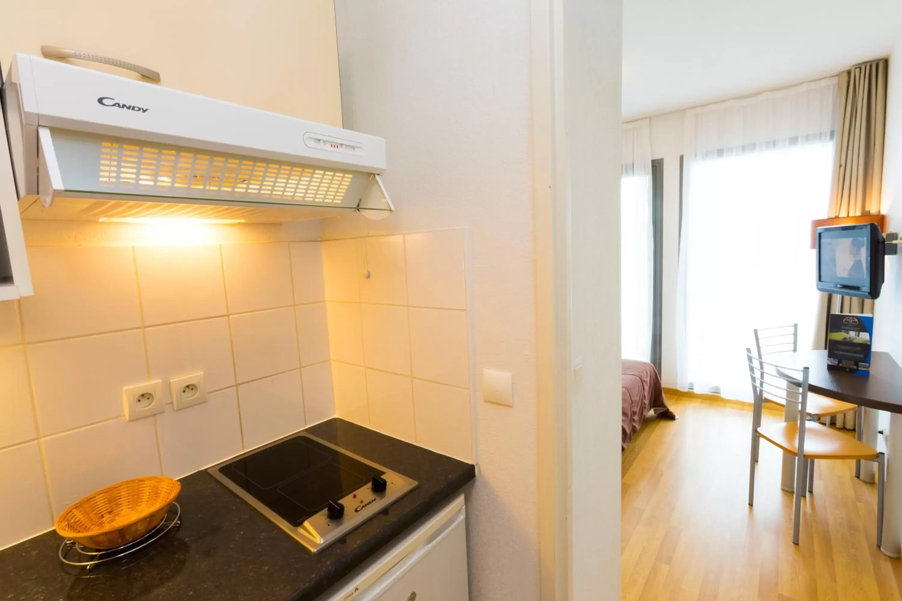 Kitchen or kitchenette, Kitchen/Kitchenette in All Suites La Teste – Bassin d’Arcachon