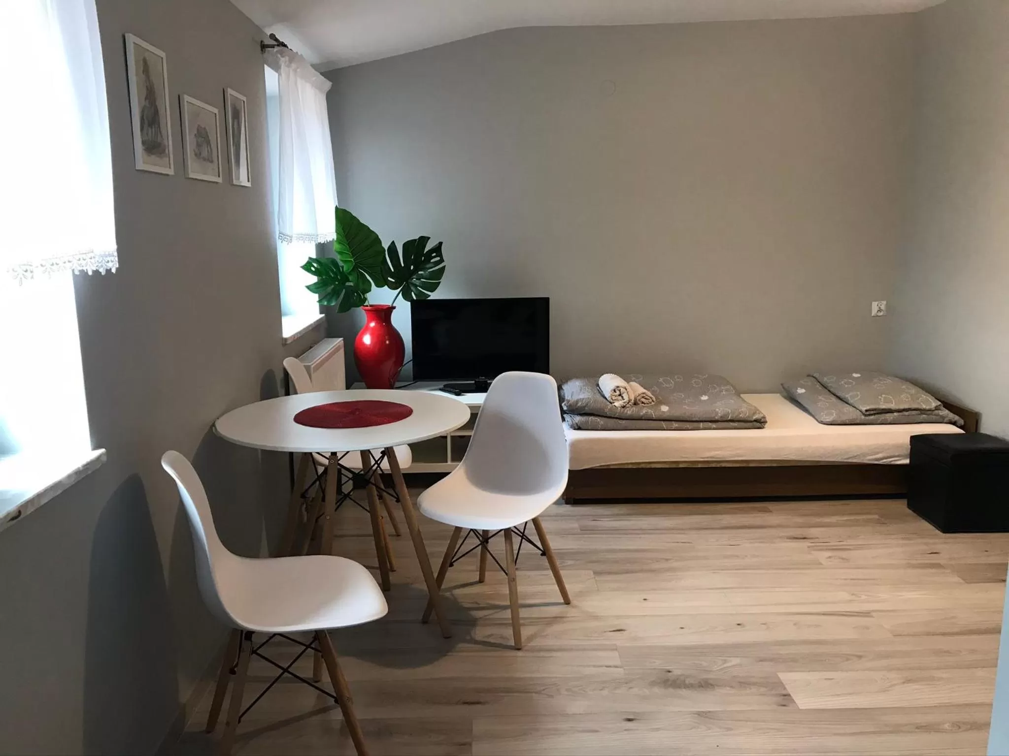 Dining Area in Stajnia pod Dębem
