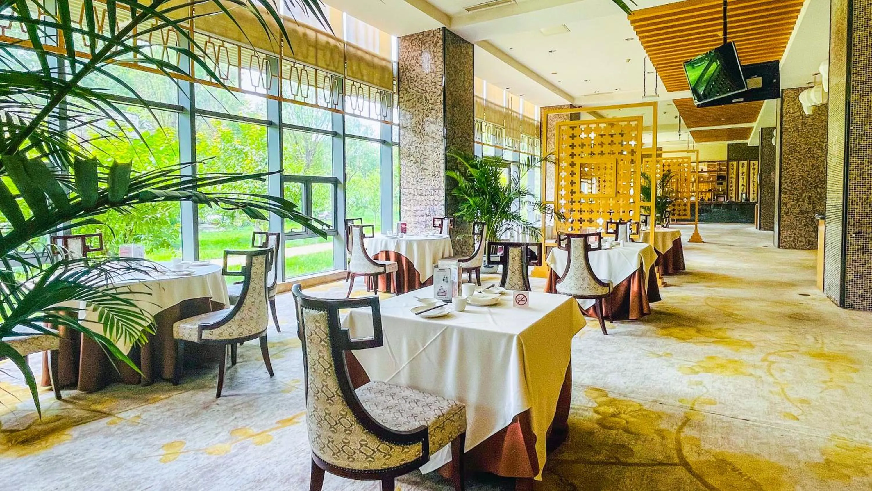 Restaurant/places to eat in Holiday Inn Beijing Shijingshan Parkview by IHG