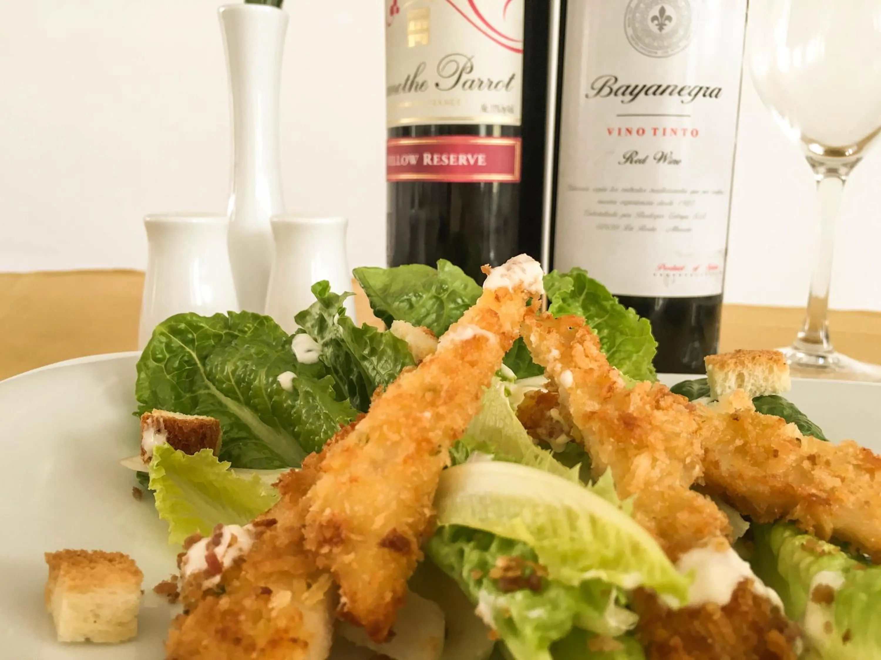 Lunch in Tropical Breeze