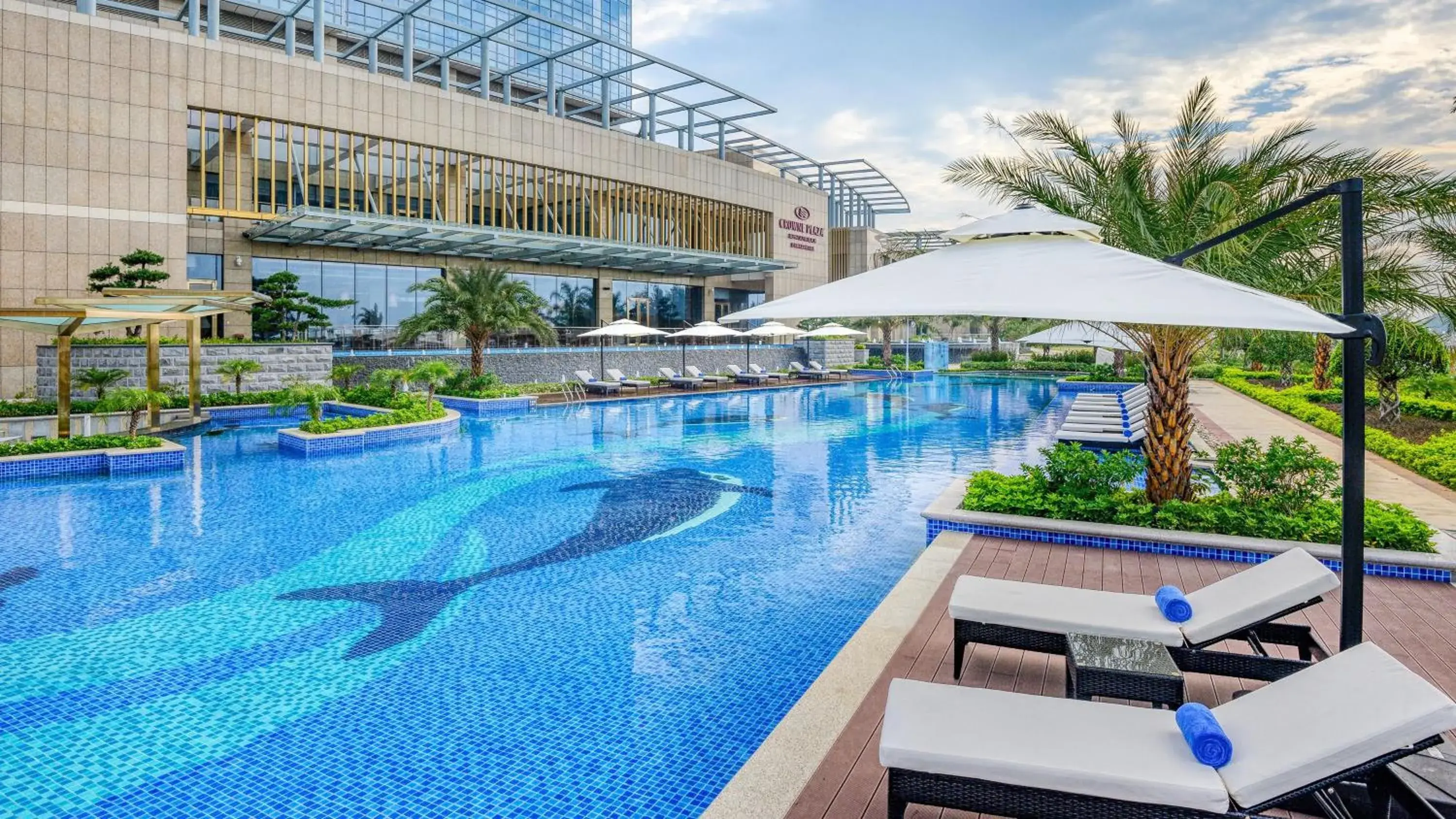 Swimming Pool in Crowne Plaza Beihai Silver Beach, an IHG Hotel