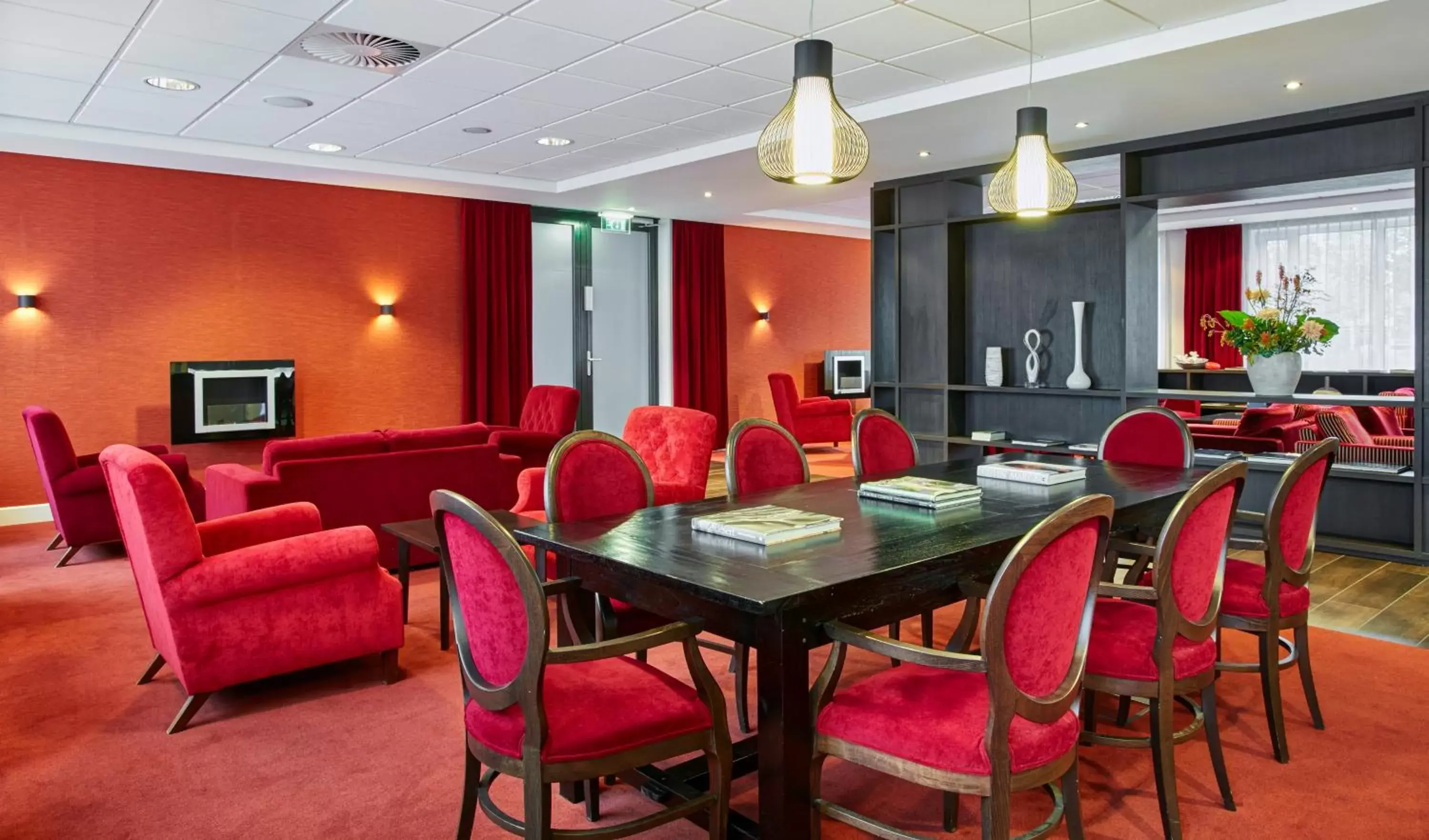 Meeting/conference room in Holiday Inn Express Amsterdam - Schiphol, an IHG Hotel