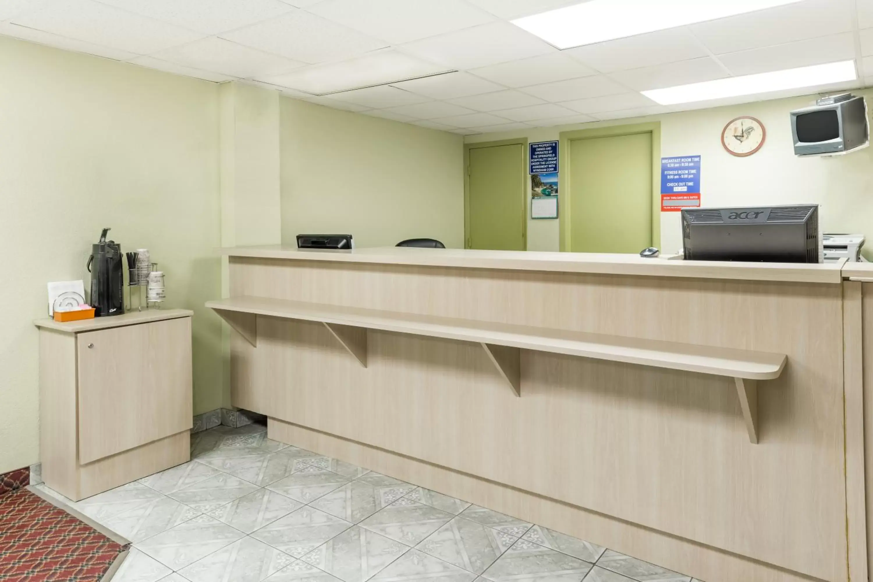 Area and facilities, Lobby/Reception in Days Inn & Suites by Wyndham Springfield on I-44