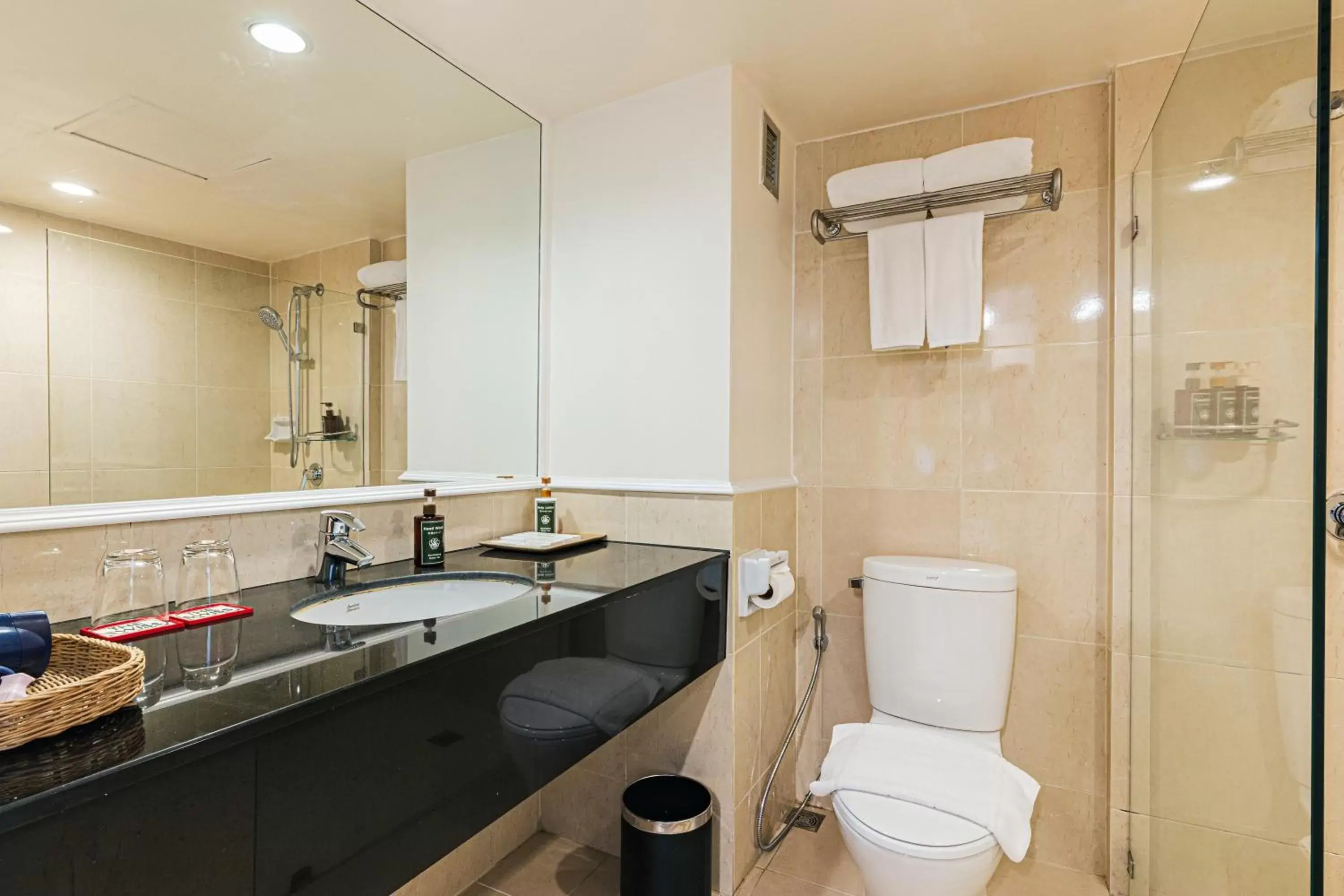 Shower, Bathroom in Le Siam Hotel