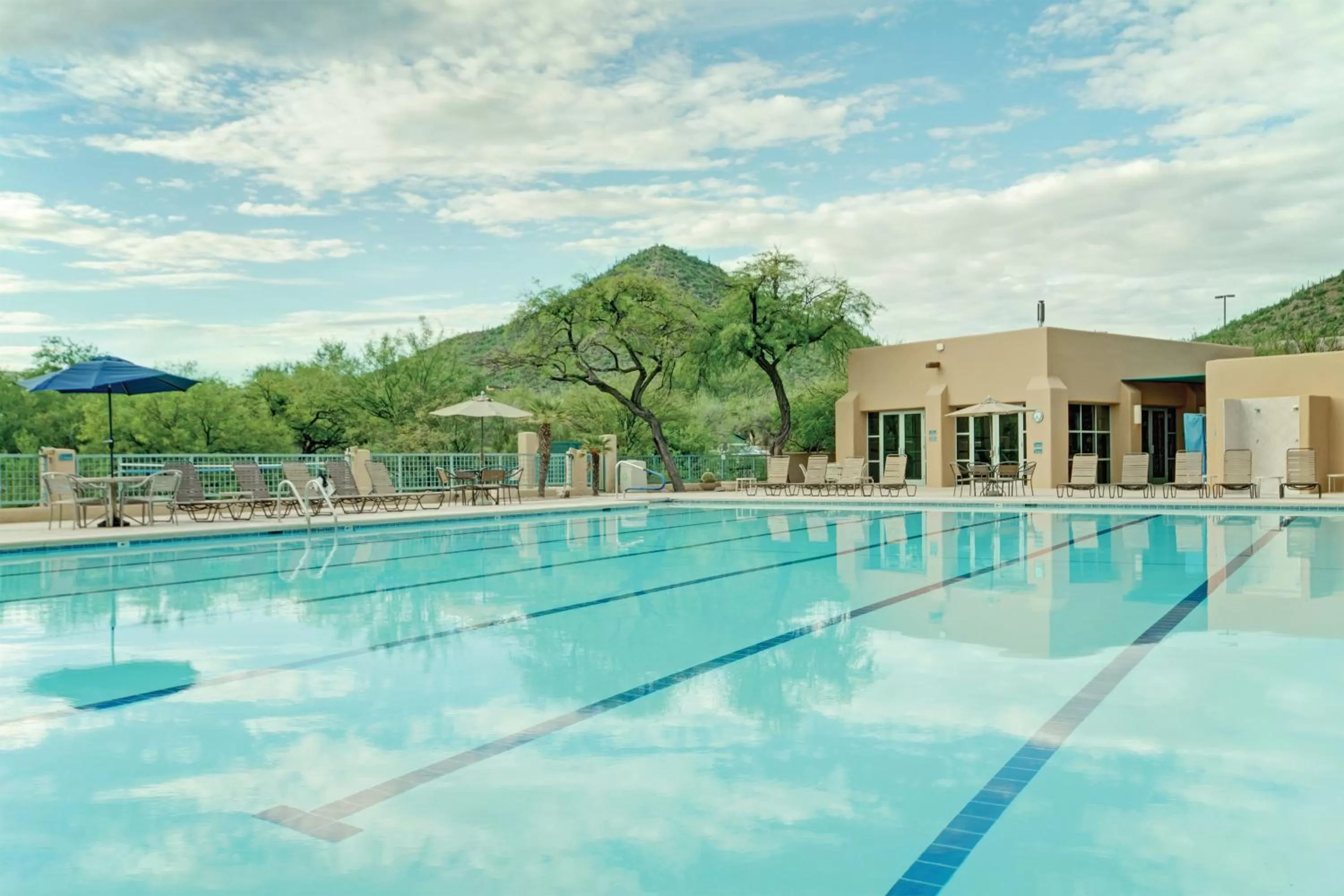 Swimming pool in Starr Pass Golf Suites