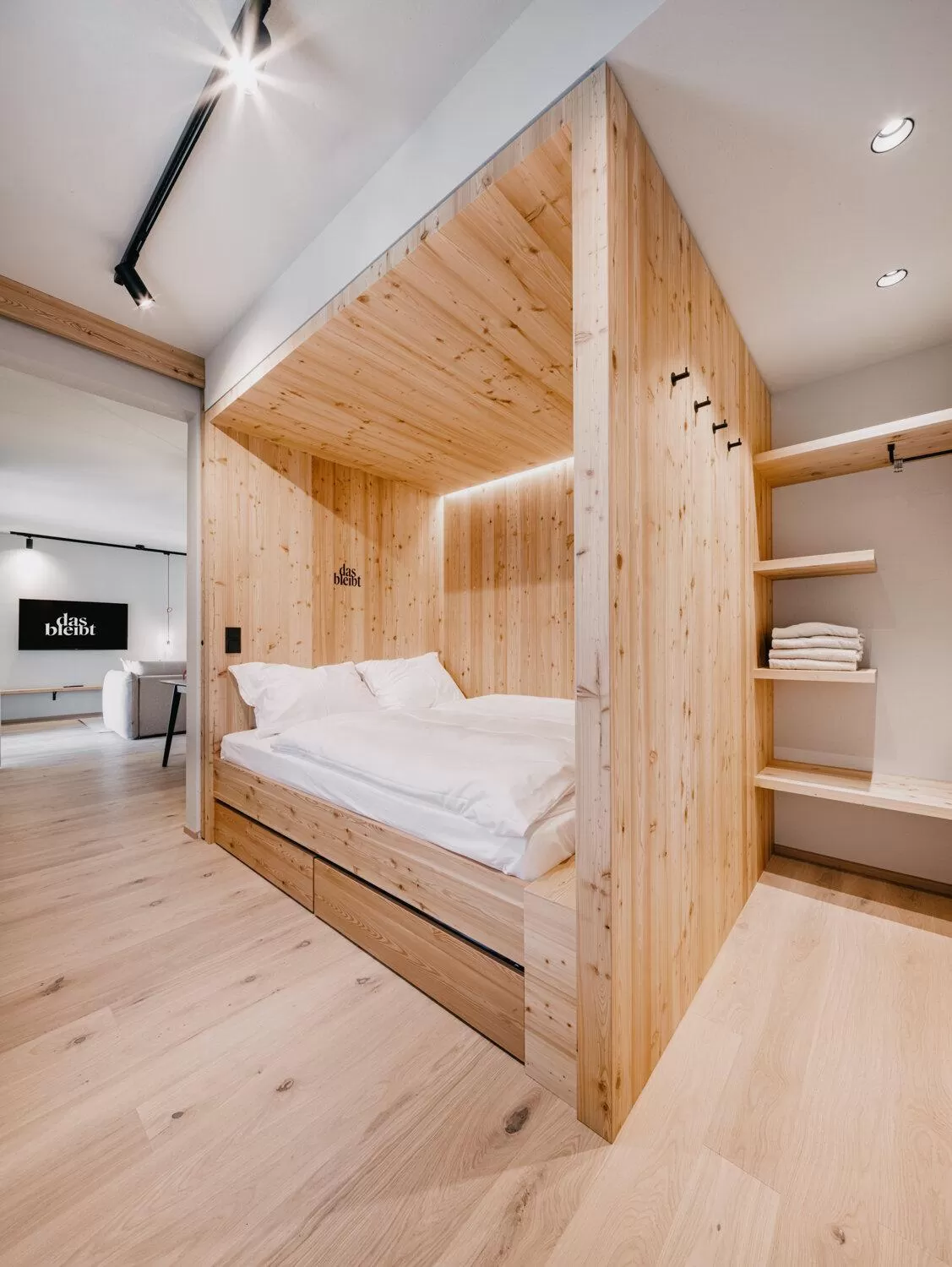 Property building, Bed in das bleibt Alpine Suites
