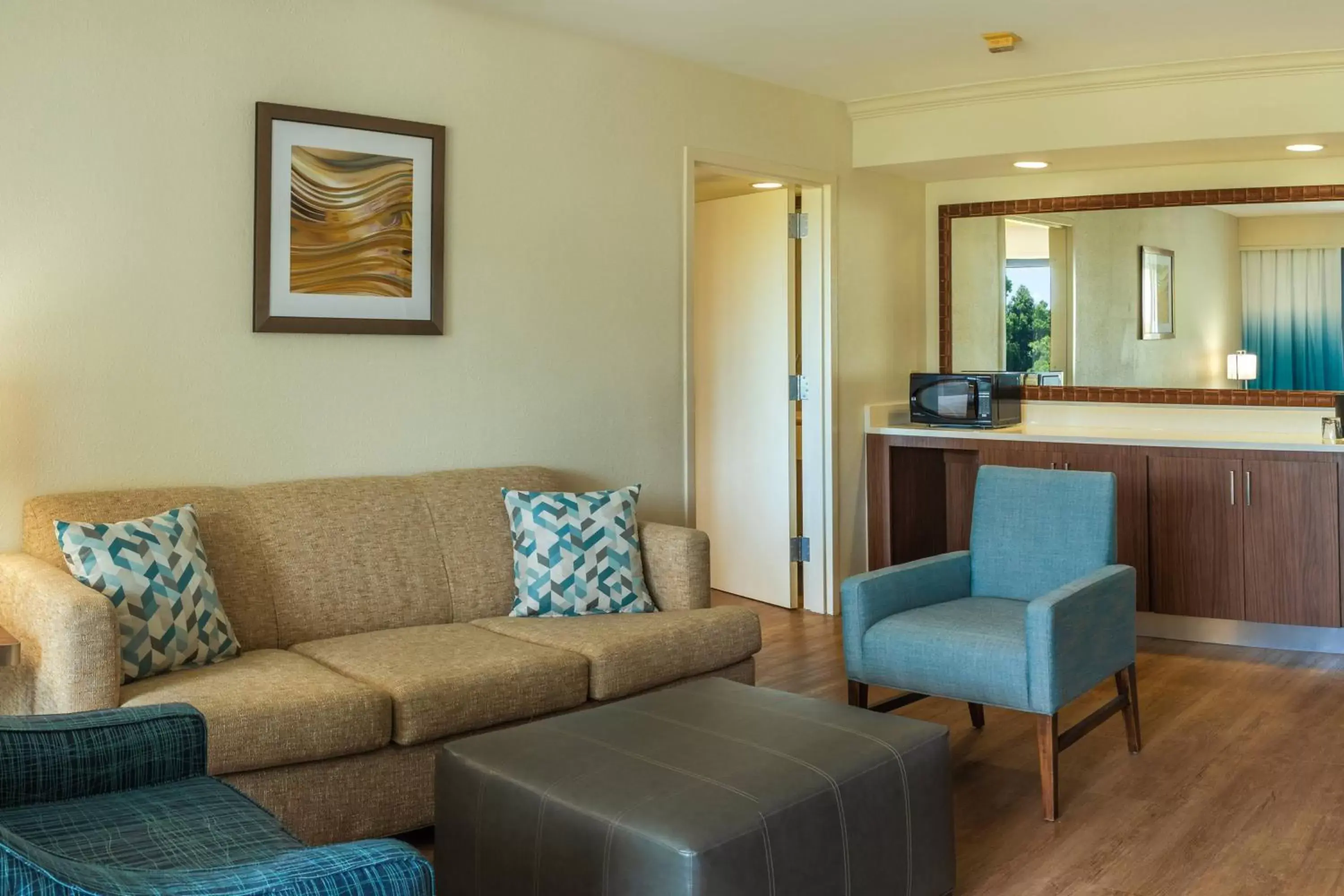 Living room, Seating Area in Courtyard by Marriott - Naples