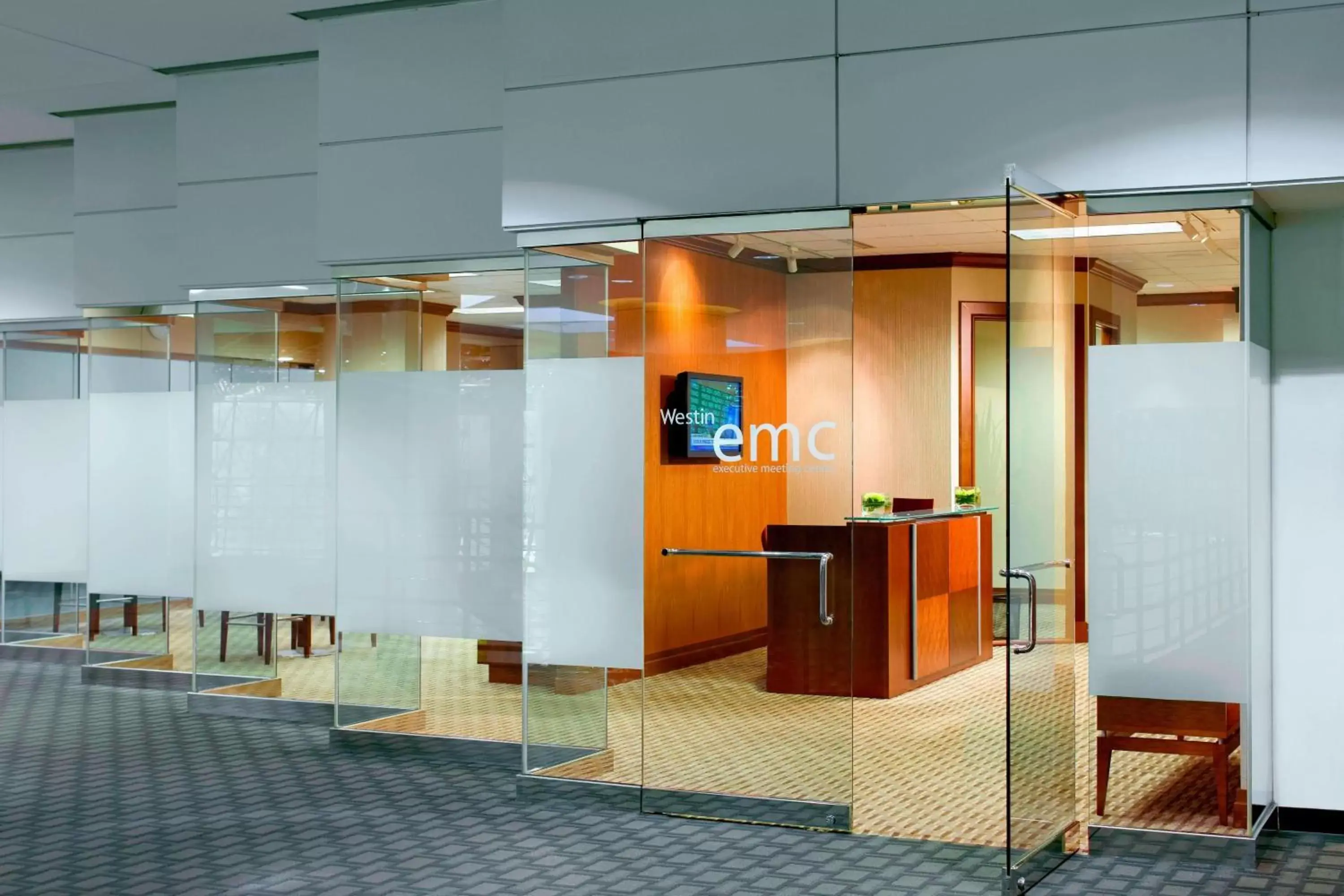 Meeting/conference room in The Westin Detroit Metropolitan Airport