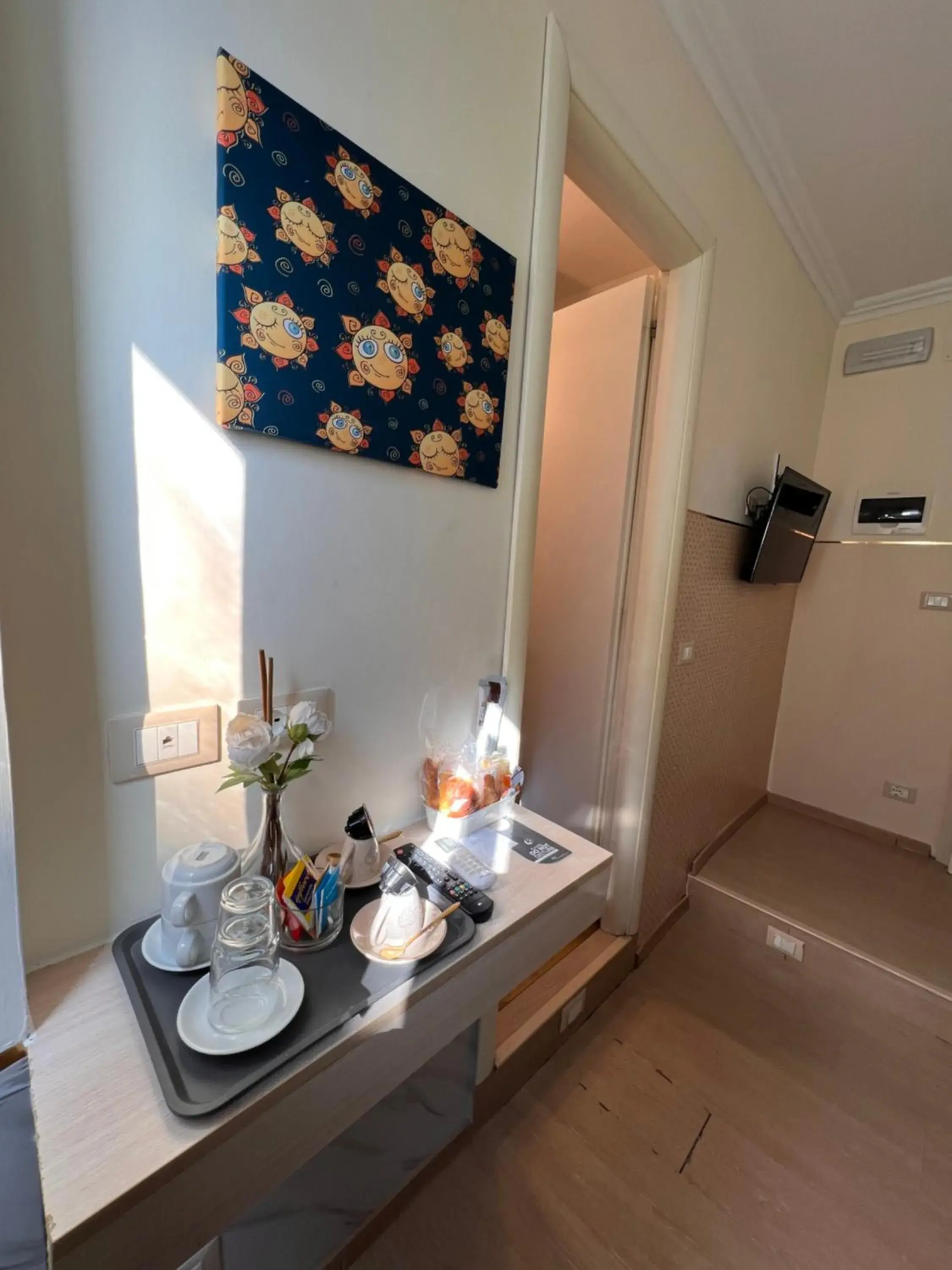 Bed, Kitchen/Kitchenette in Booking House Roma 
