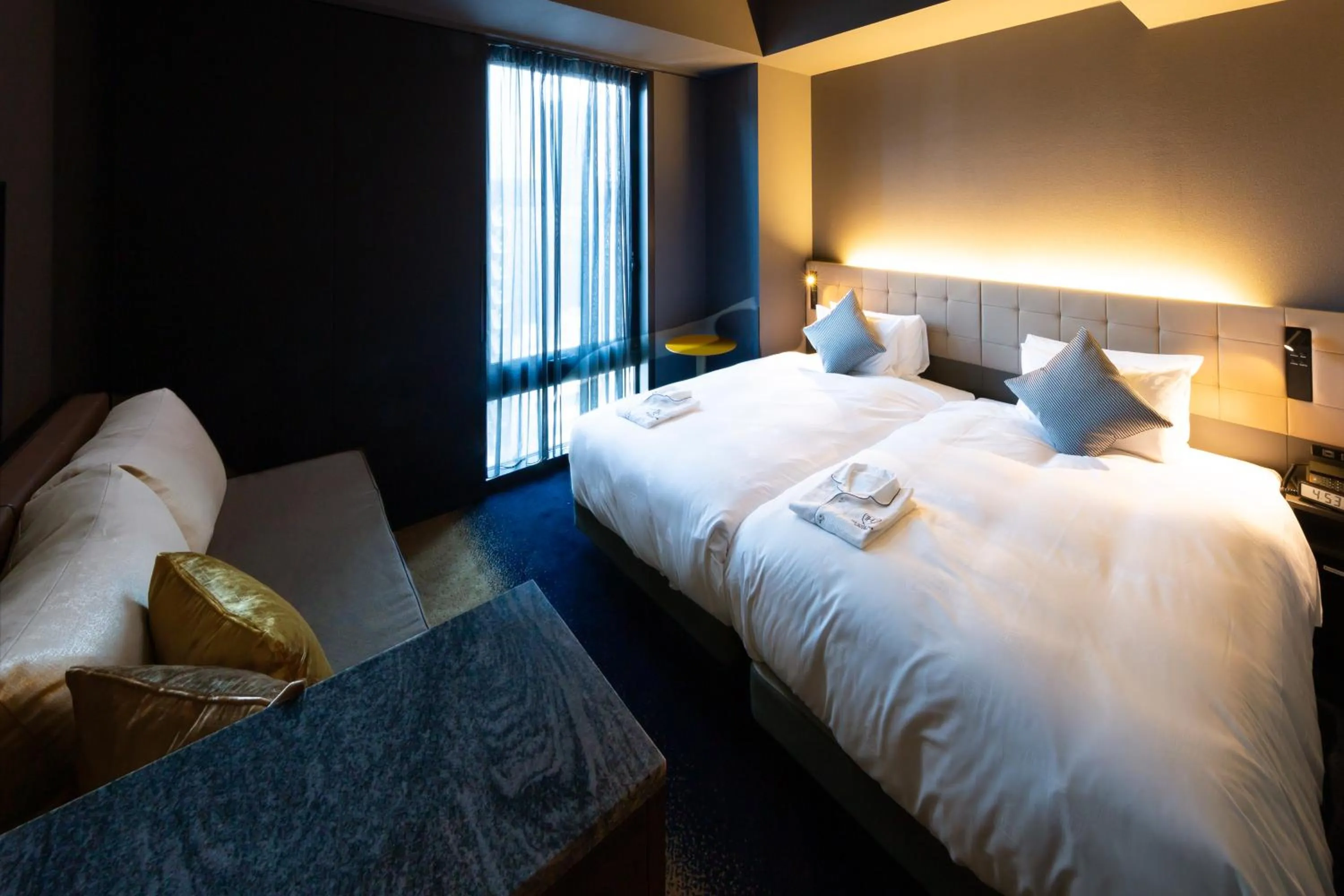 Bed in The Royal Park Canvas - Ginza 8