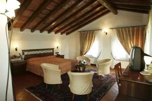 Photo of the whole room in Bes Hotel Bergamo La Muratella