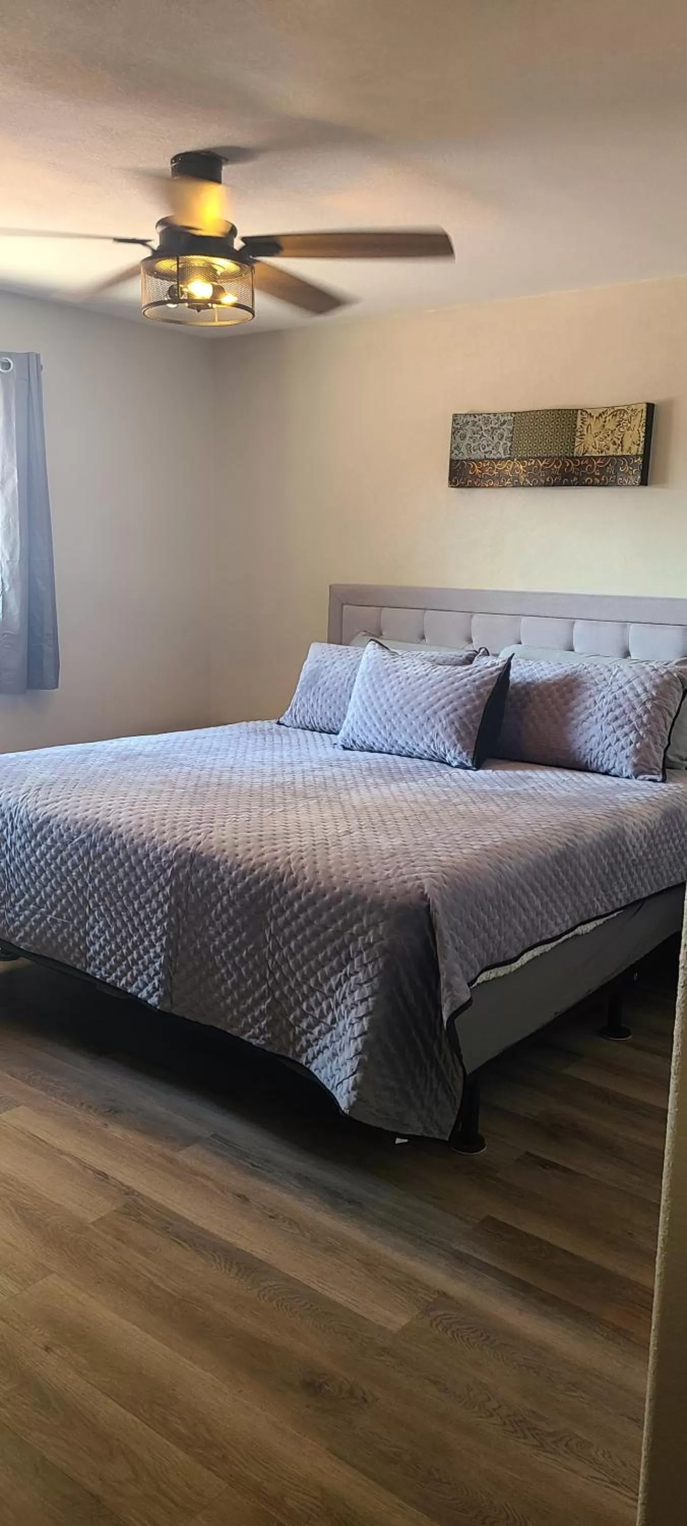 Bed in Red Rock Motel and Dam Motel