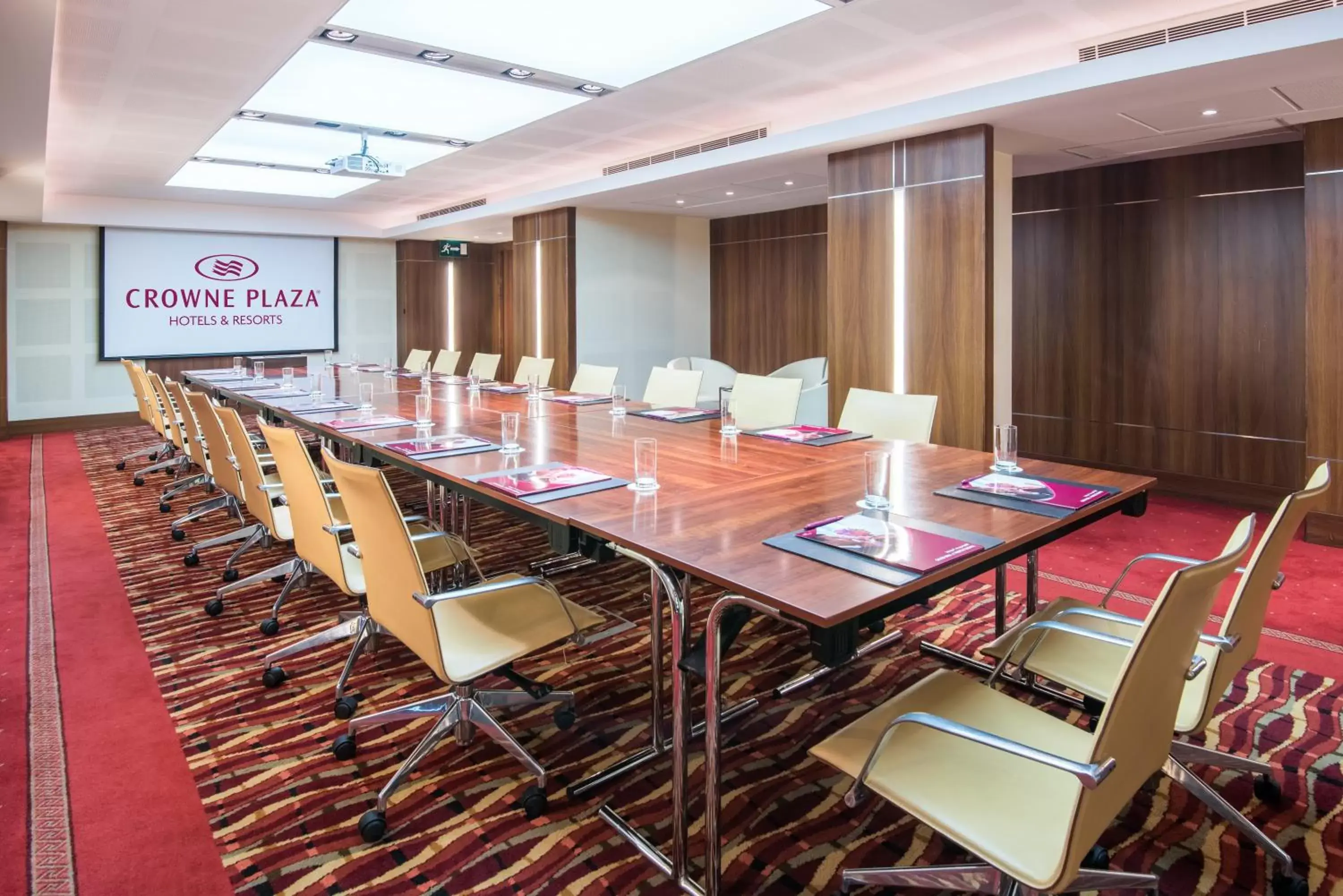 Meeting/conference room in Crowne Plaza Kuwait Al Thuraya City, an IHG Hotel