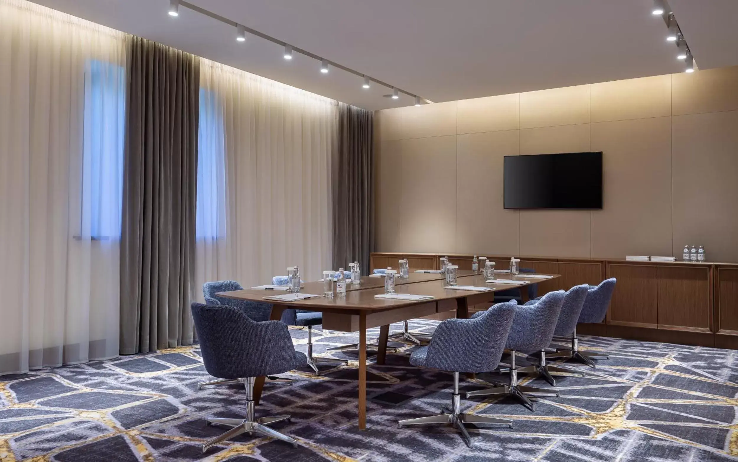 Meeting/conference room in Swissôtel Wellness Resort Alatau Almaty