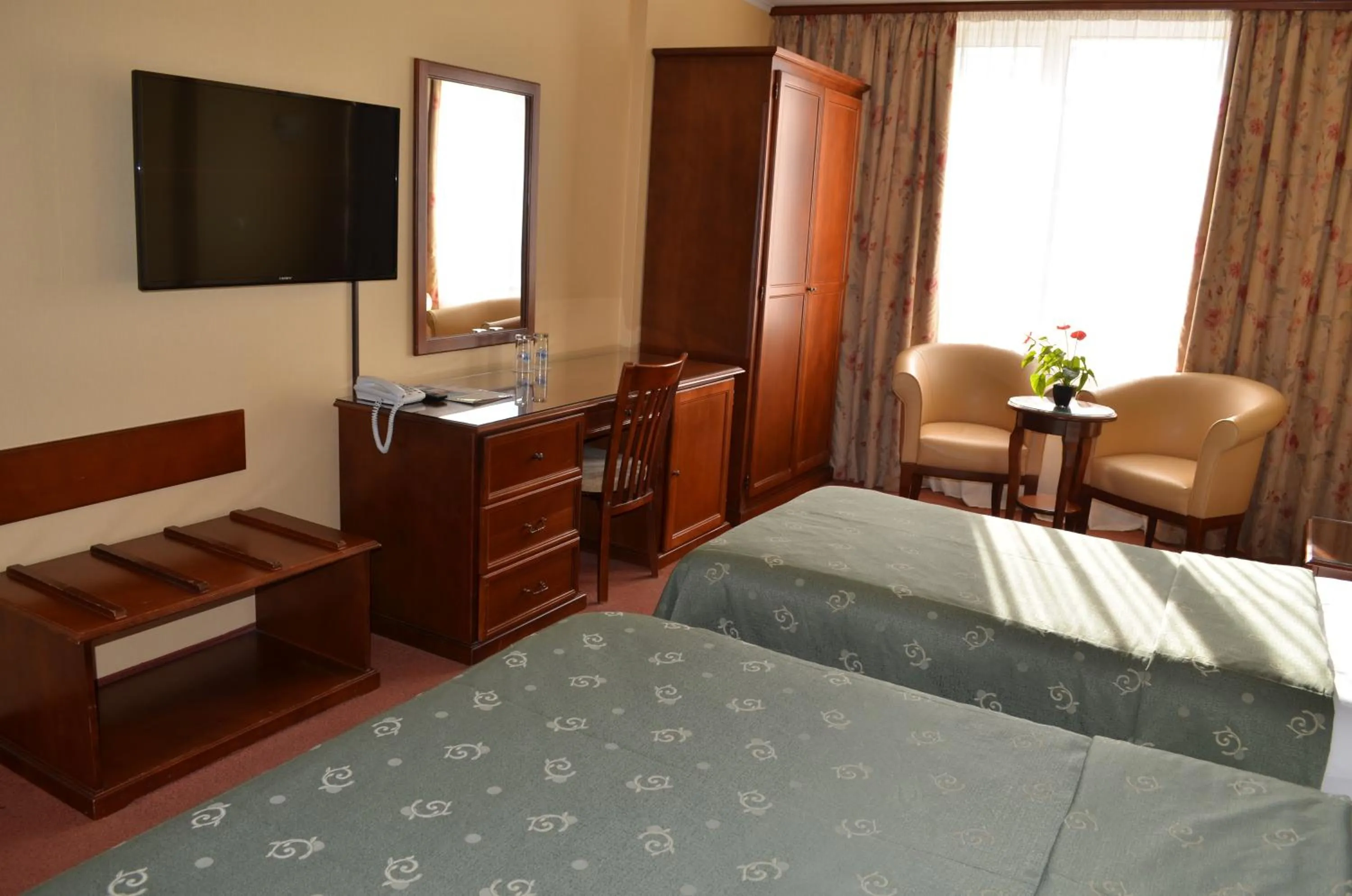 Photo of the whole room, Bed in Hotel Bankya Palace