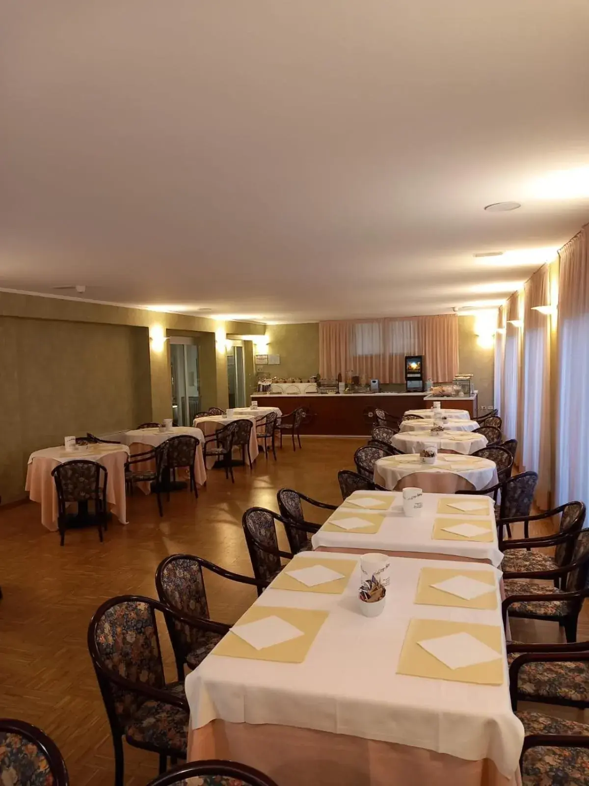 Breakfast, Restaurant/Places to Eat in Hotel Corallo