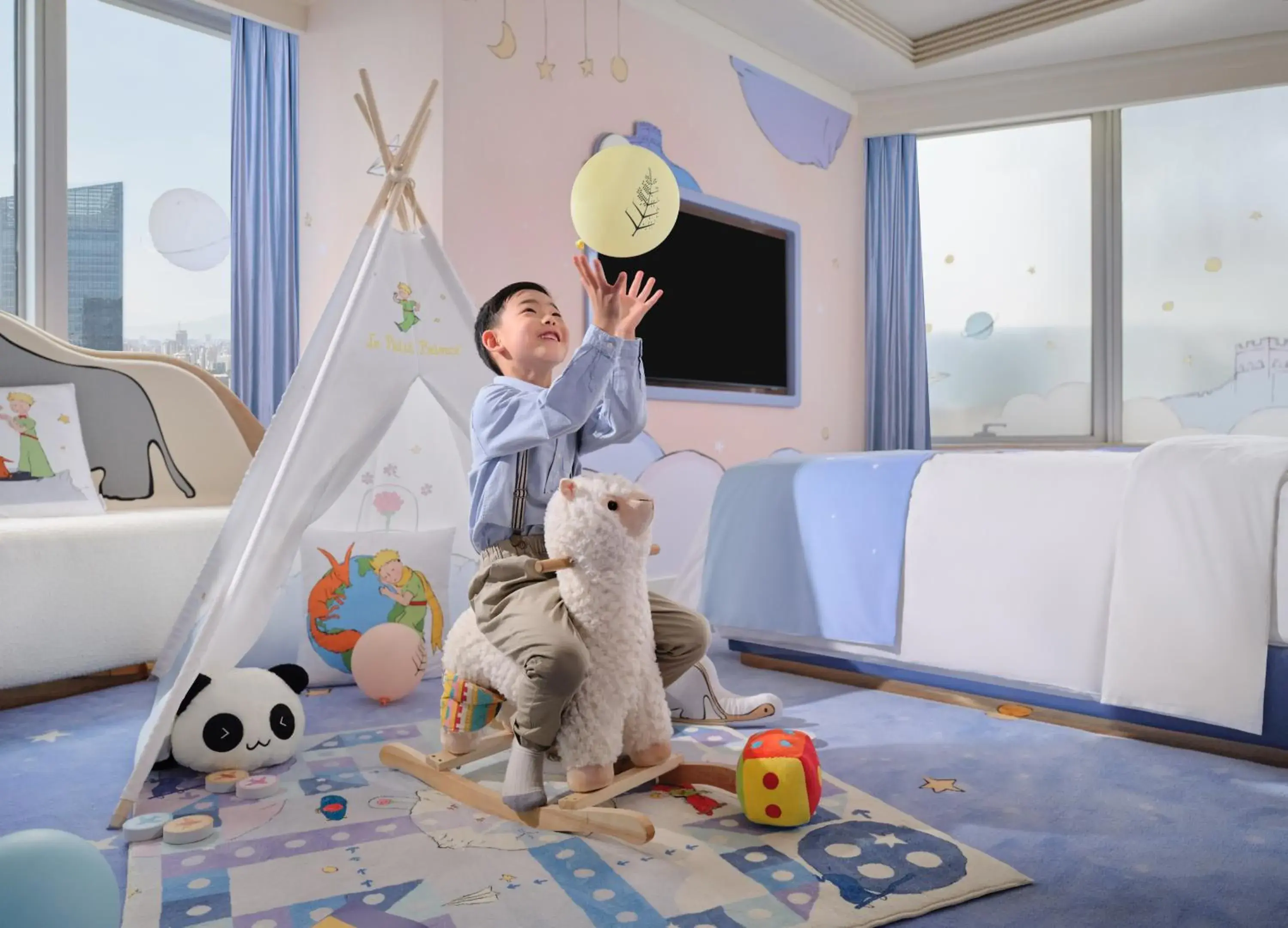 children, Family in Four Seasons Hotel Beijing