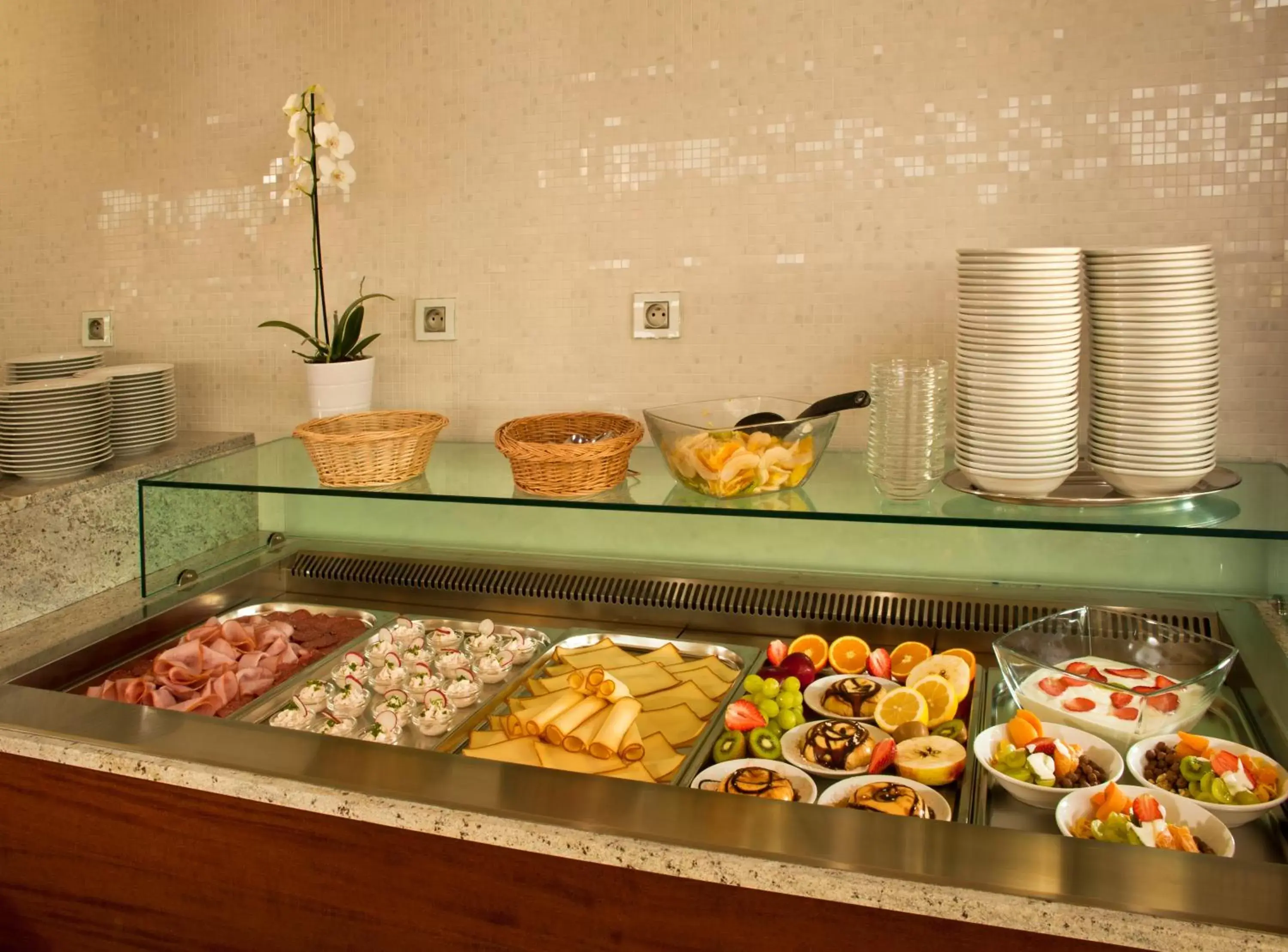 Food and drinks, Food in Hotel Galileo