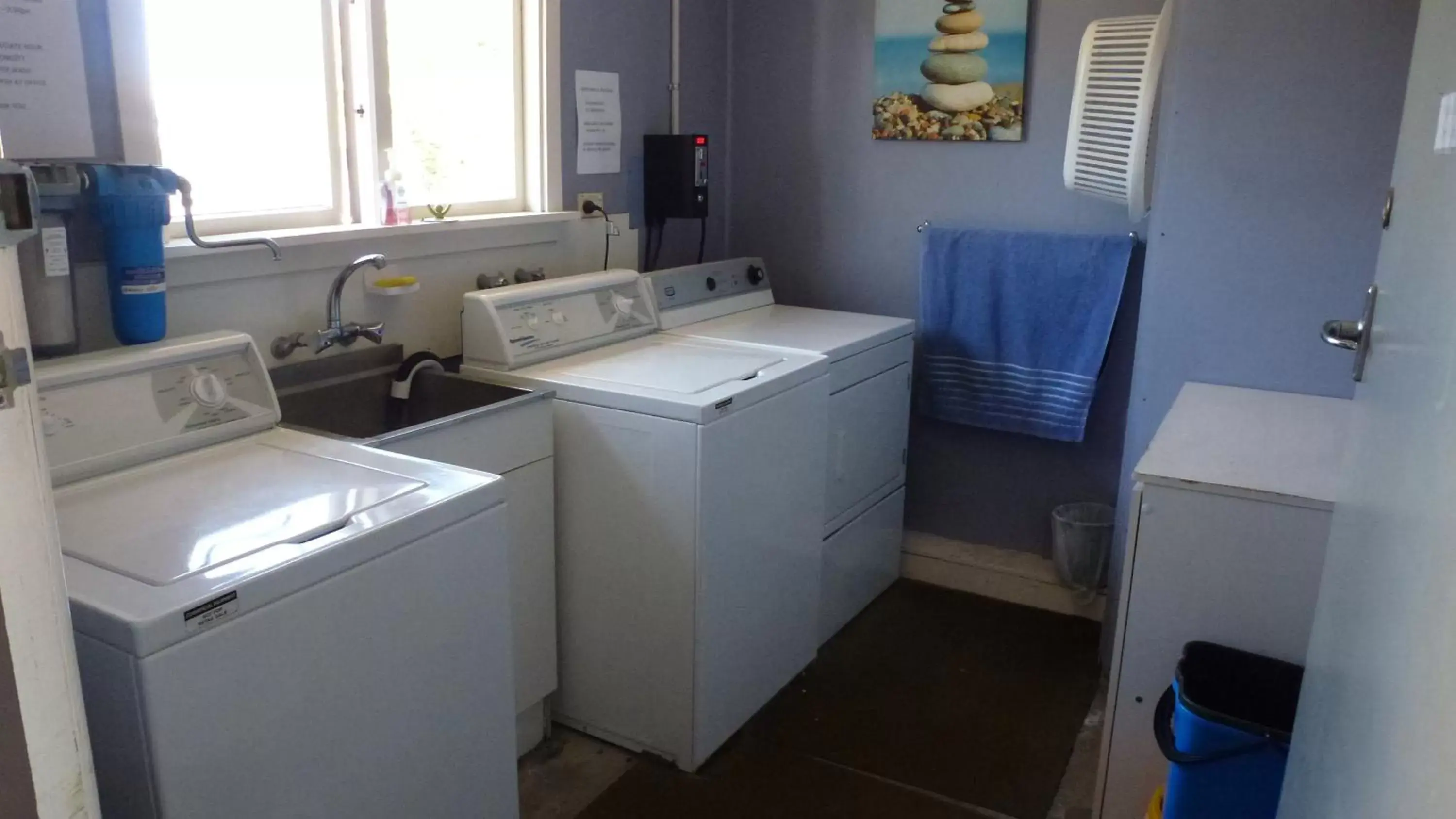 laundry, Kitchen/Kitchenette in ASURE Adcroft Motel