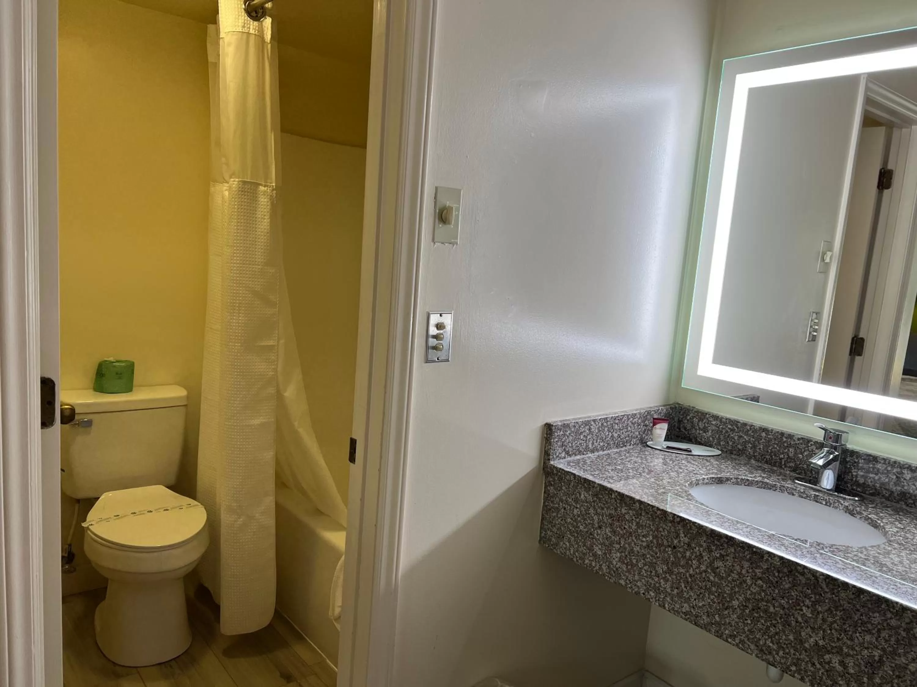 Surry Inn - Dobson - I-77 - Exit 93