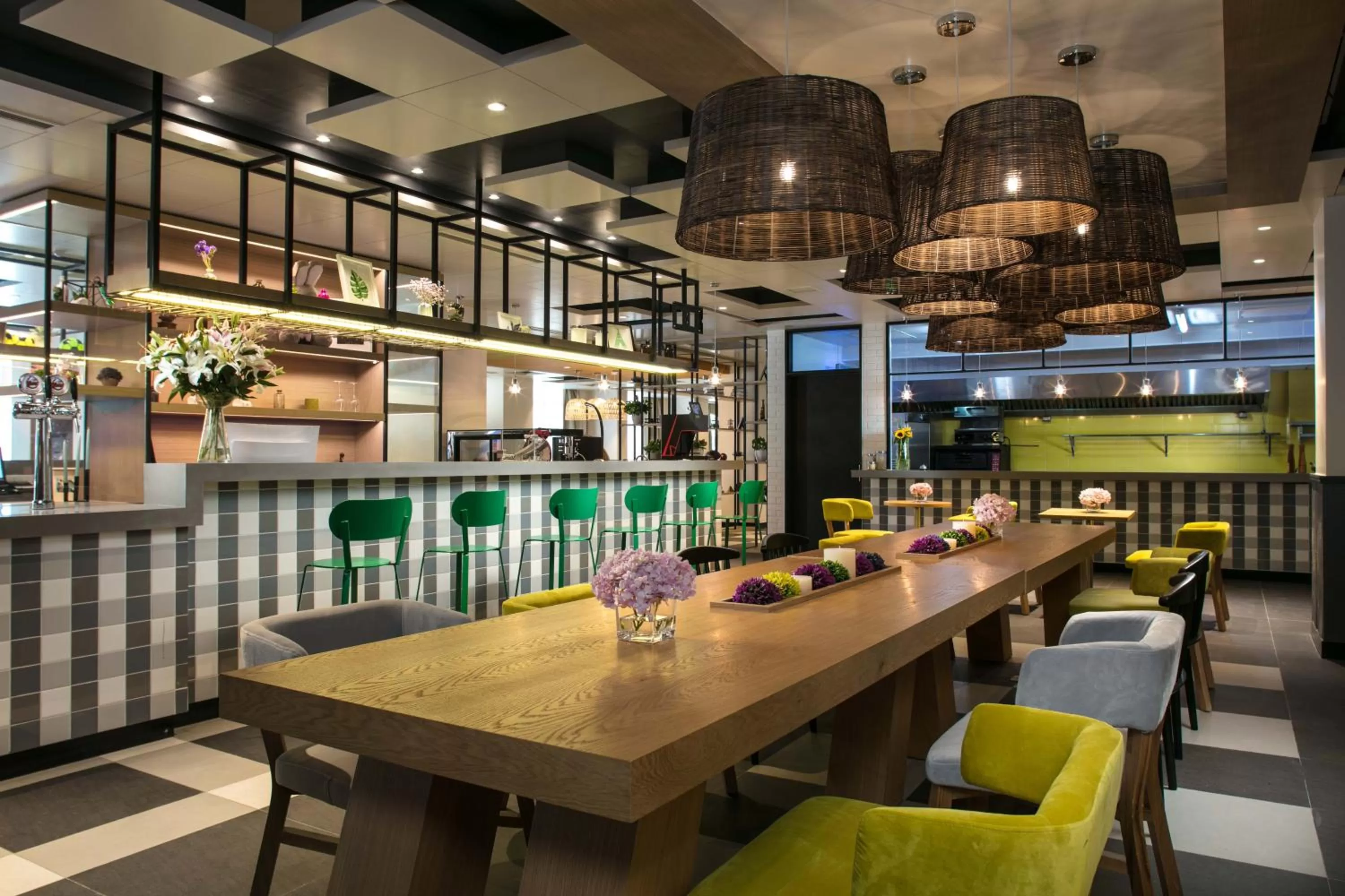 Restaurant/places to eat in Campanile Hotel - Shanghai Jing'an Temple