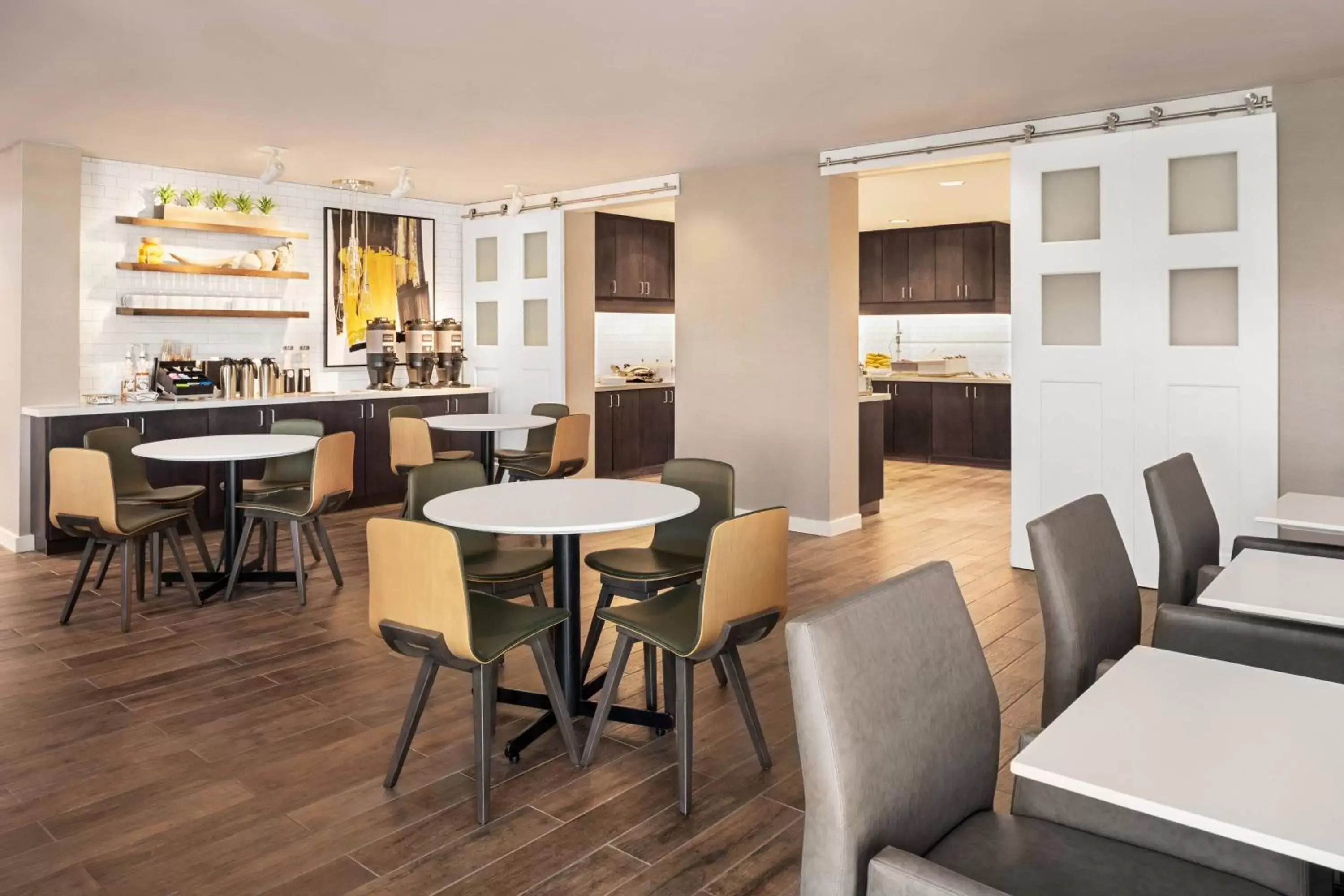 Restaurant/Places to Eat in Residence Inn by Marriott Des Moines Ankeny
