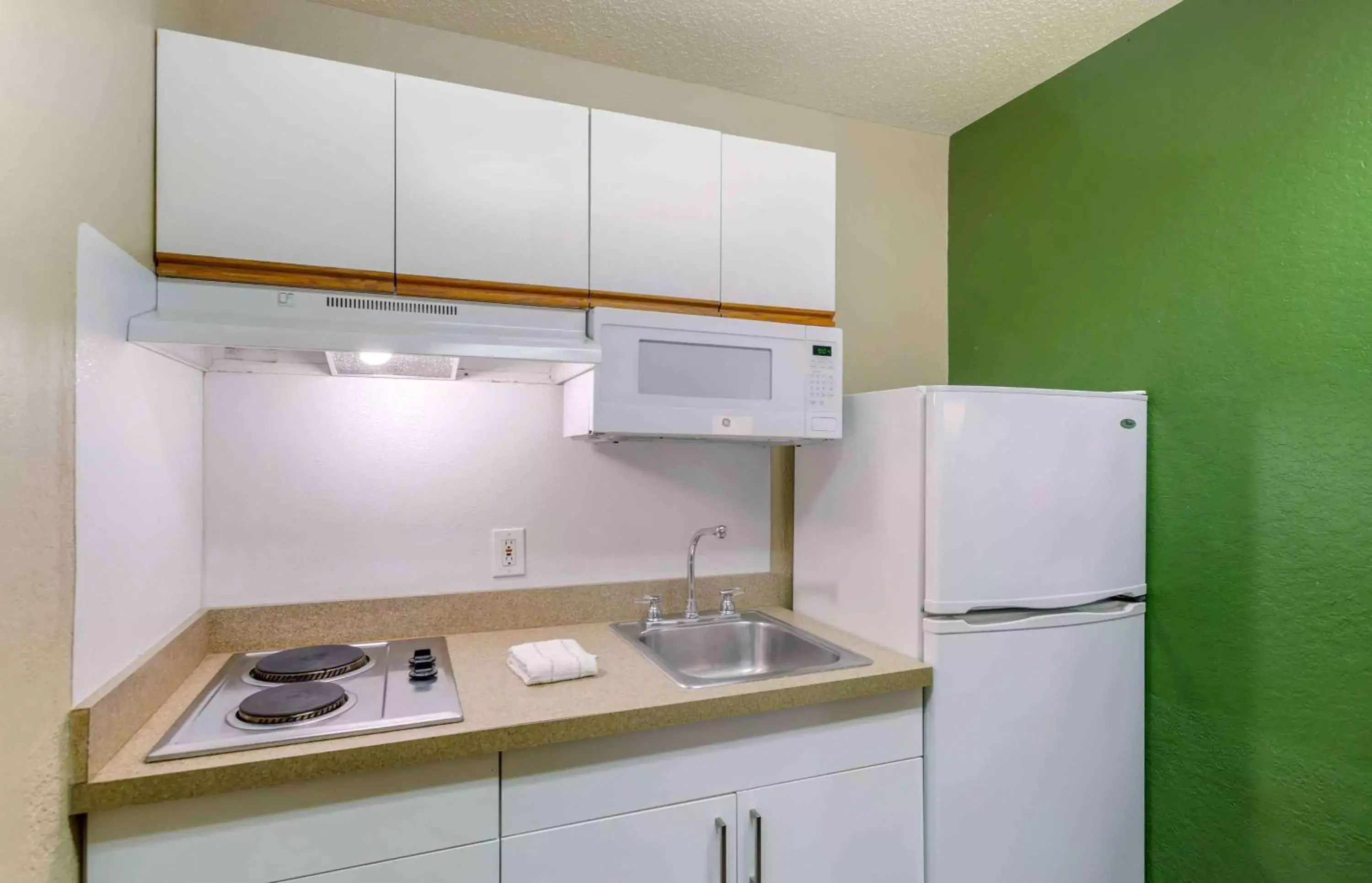 Bedroom, Kitchen/Kitchenette in Extended Stay America Suites - Nashville - Franklin - Cool Springs