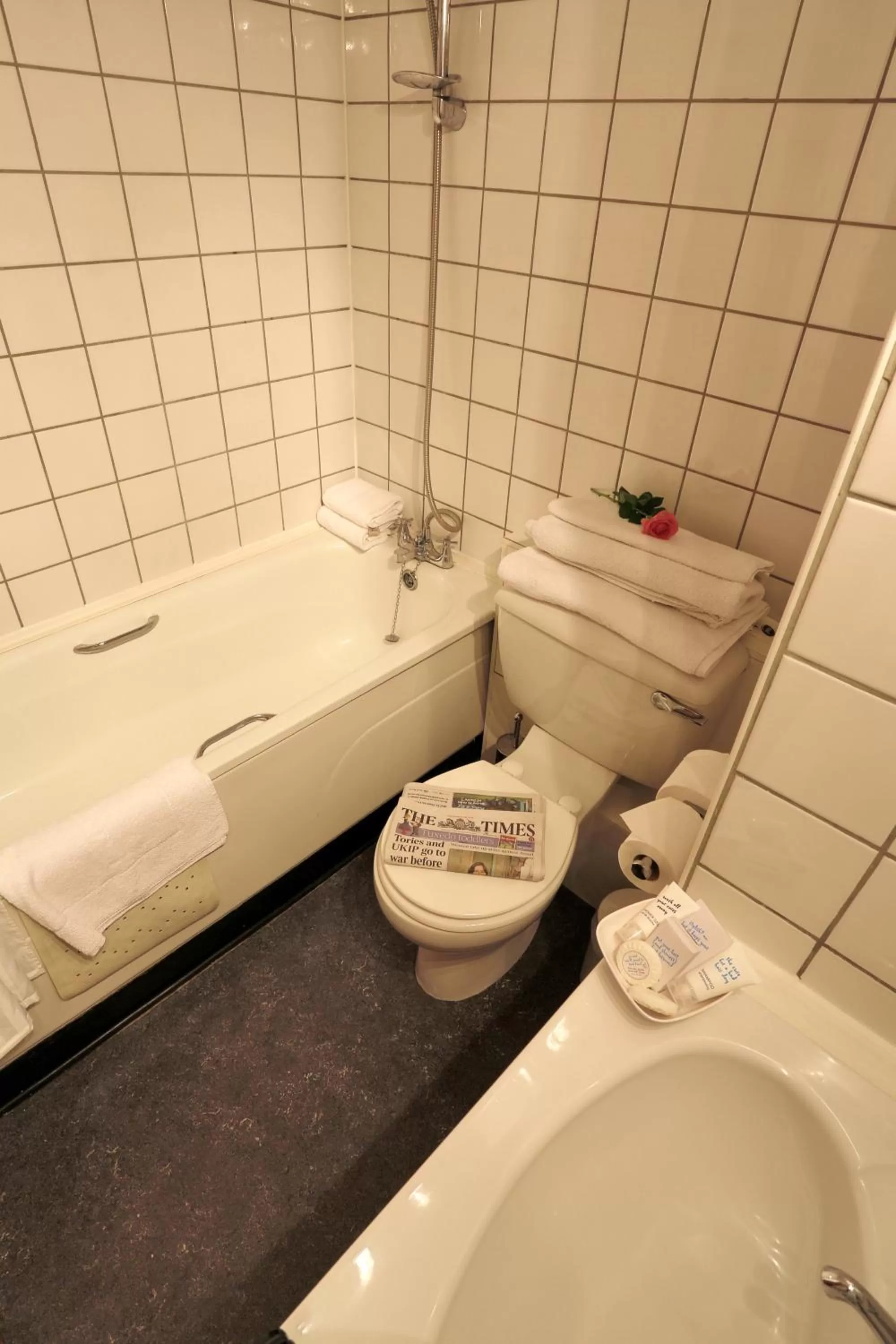 Bathroom in Best Western The George Hotel, Swaffham