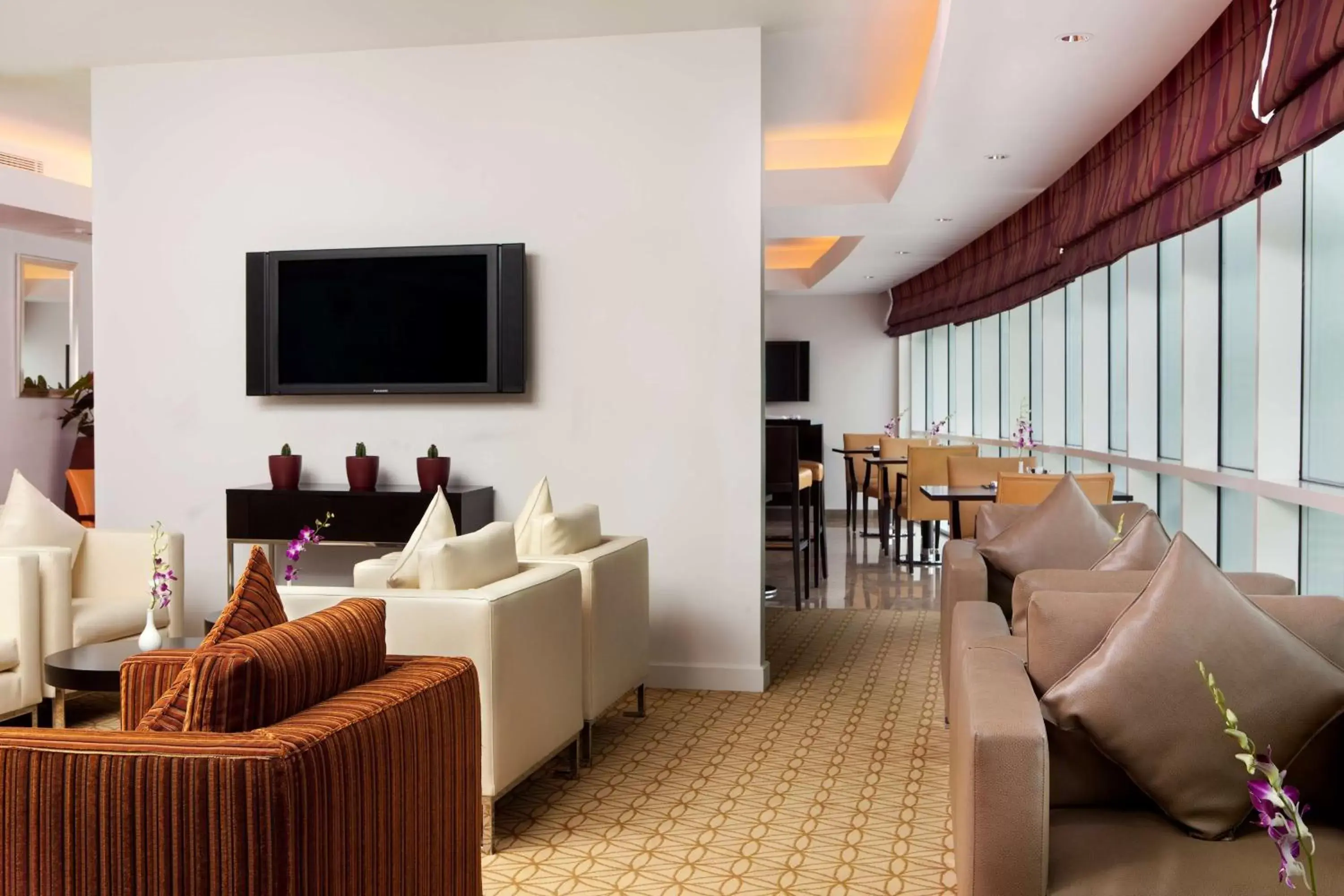 Property building, Seating Area in Hilton Doha