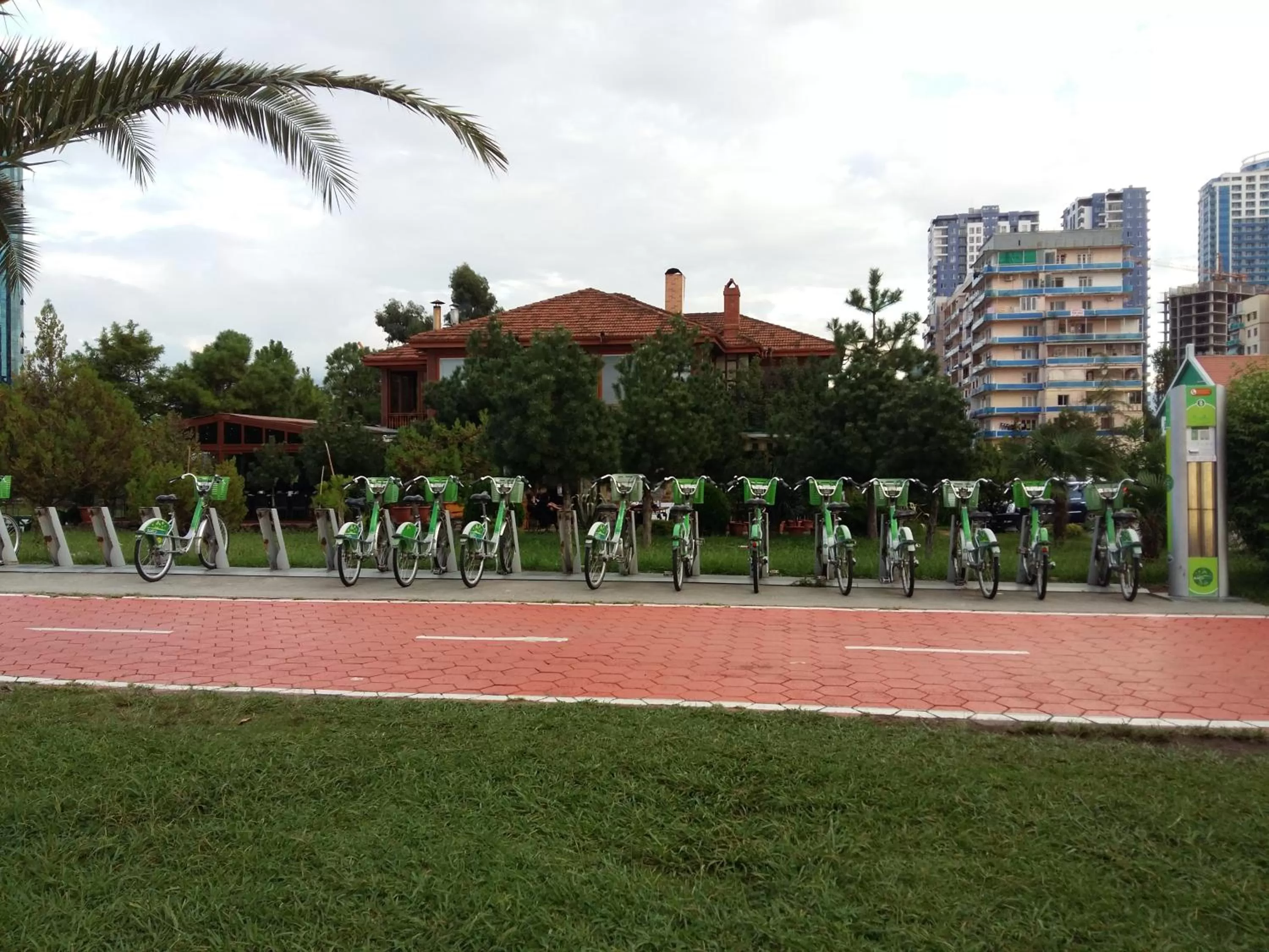 Neighbourhood in Rock Hotel First Line