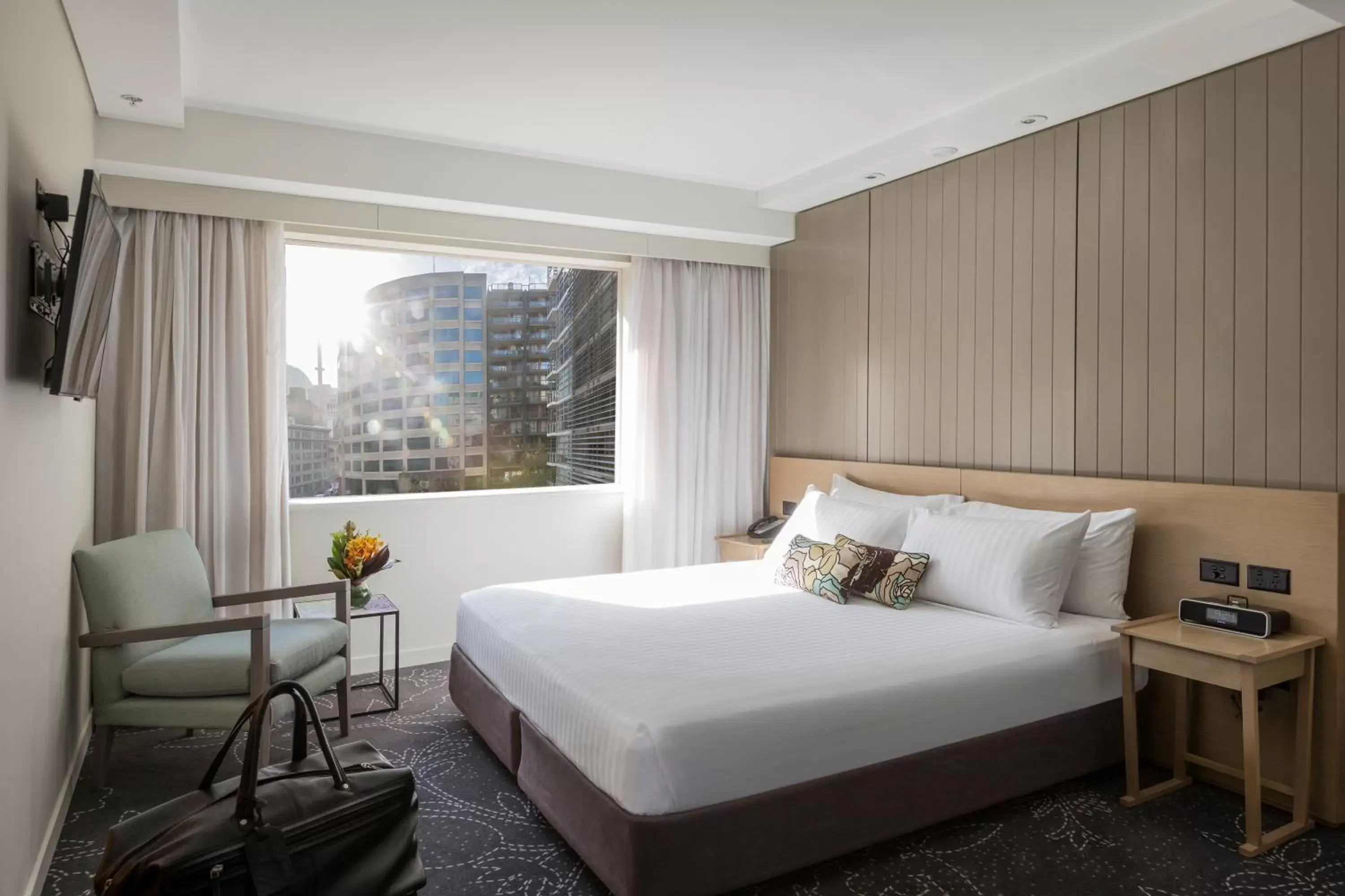 Photo of the whole room, Bed in PARKROYAL Darling Harbour, Sydney