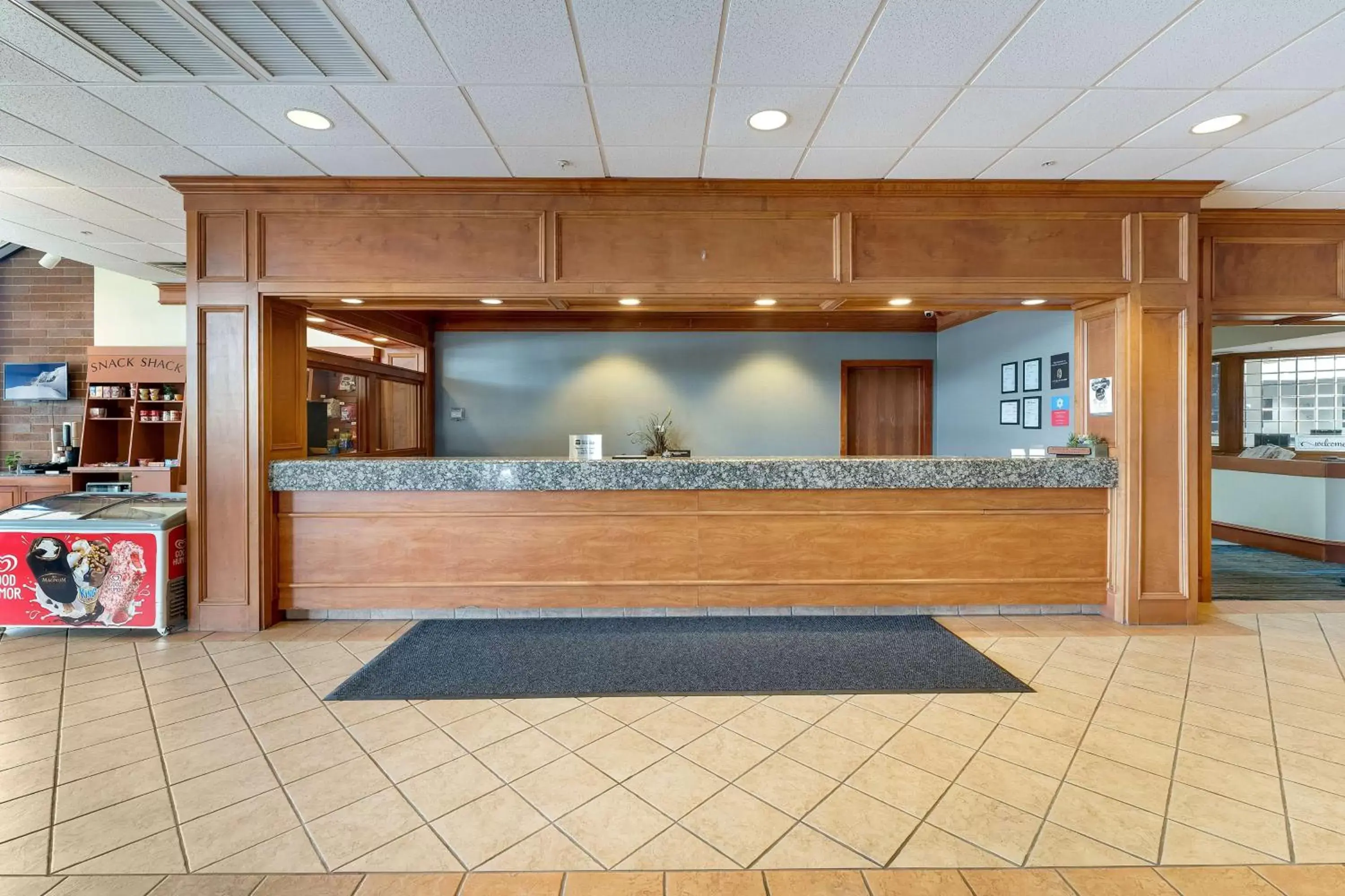 Lobby or reception, Lobby/Reception in SureStay Plus Hotel by Best Western Price