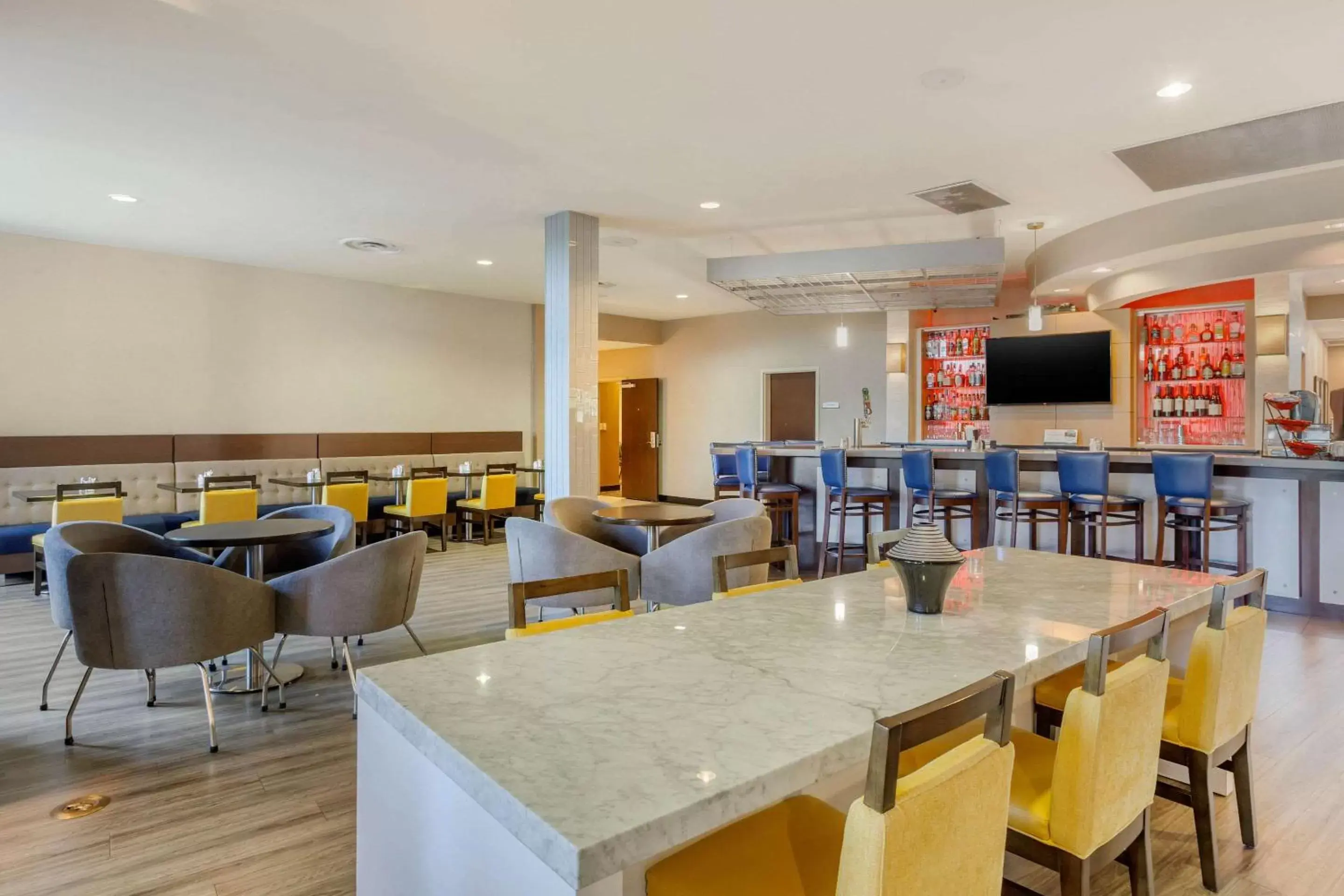 Lobby or reception, Restaurant/Places to Eat in Cambria Hotel Ft Collins