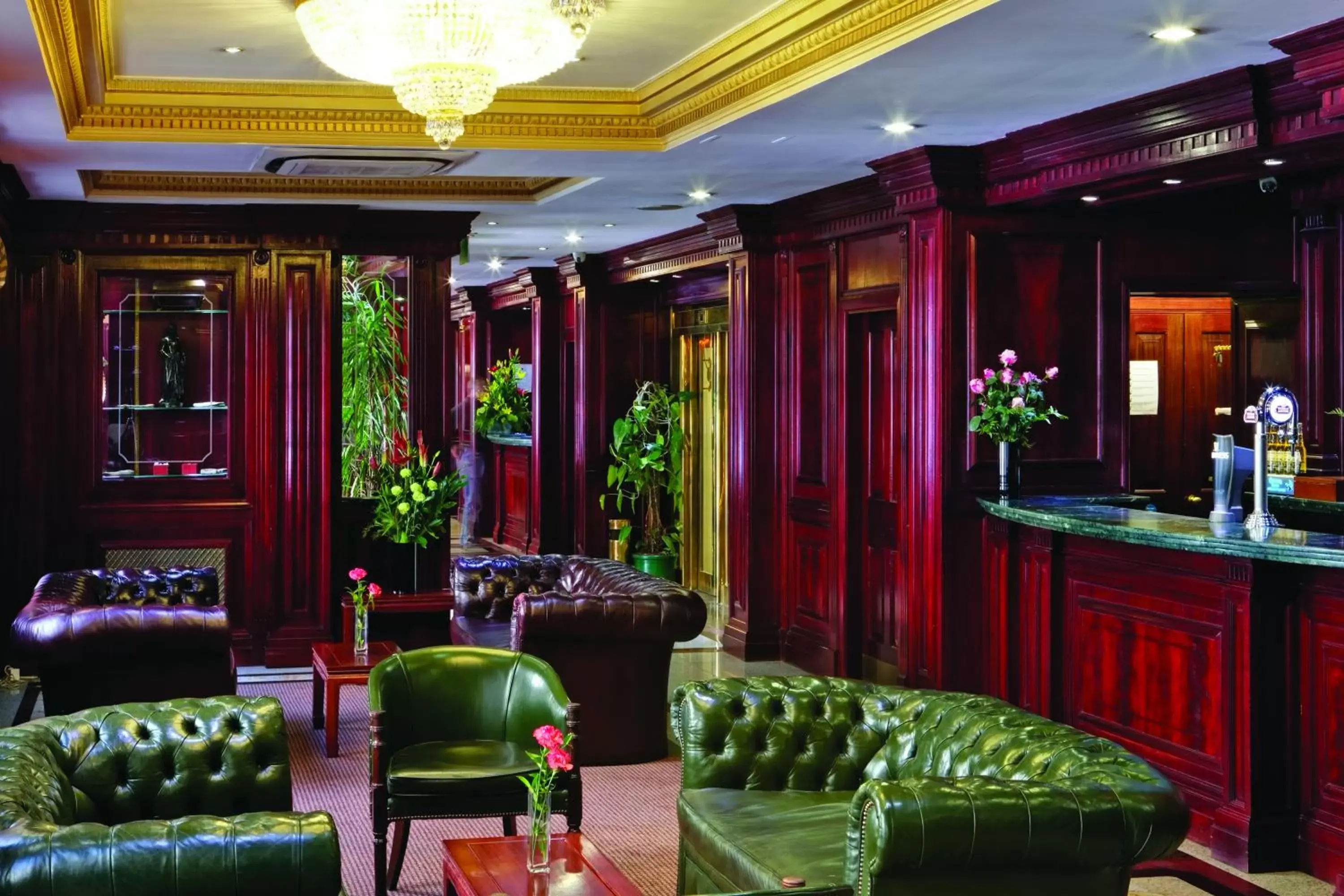 Lounge or bar, Lobby/Reception in Fitzrovia Hotel