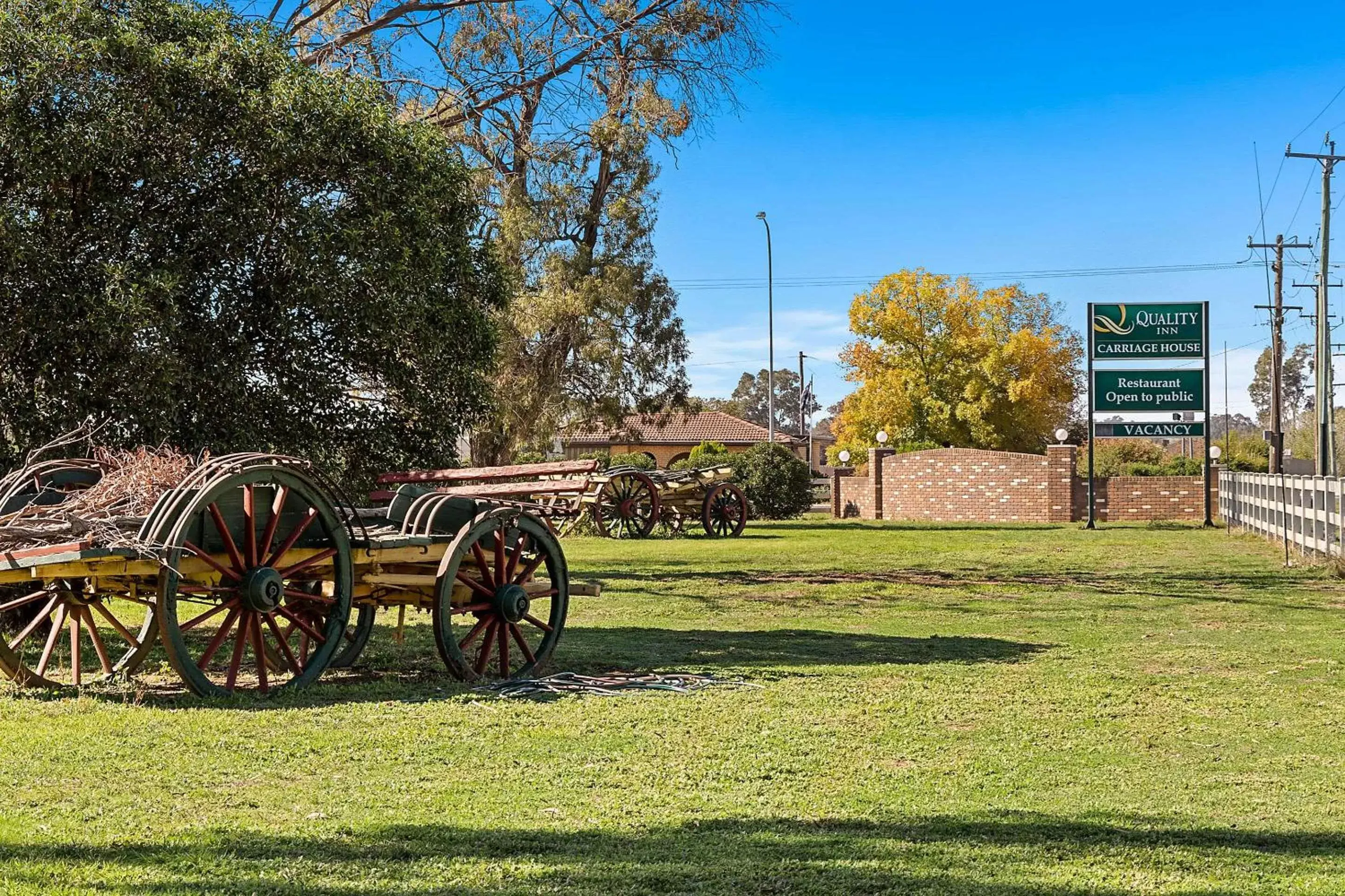 Property building, Garden in Quality Inn Carriage House