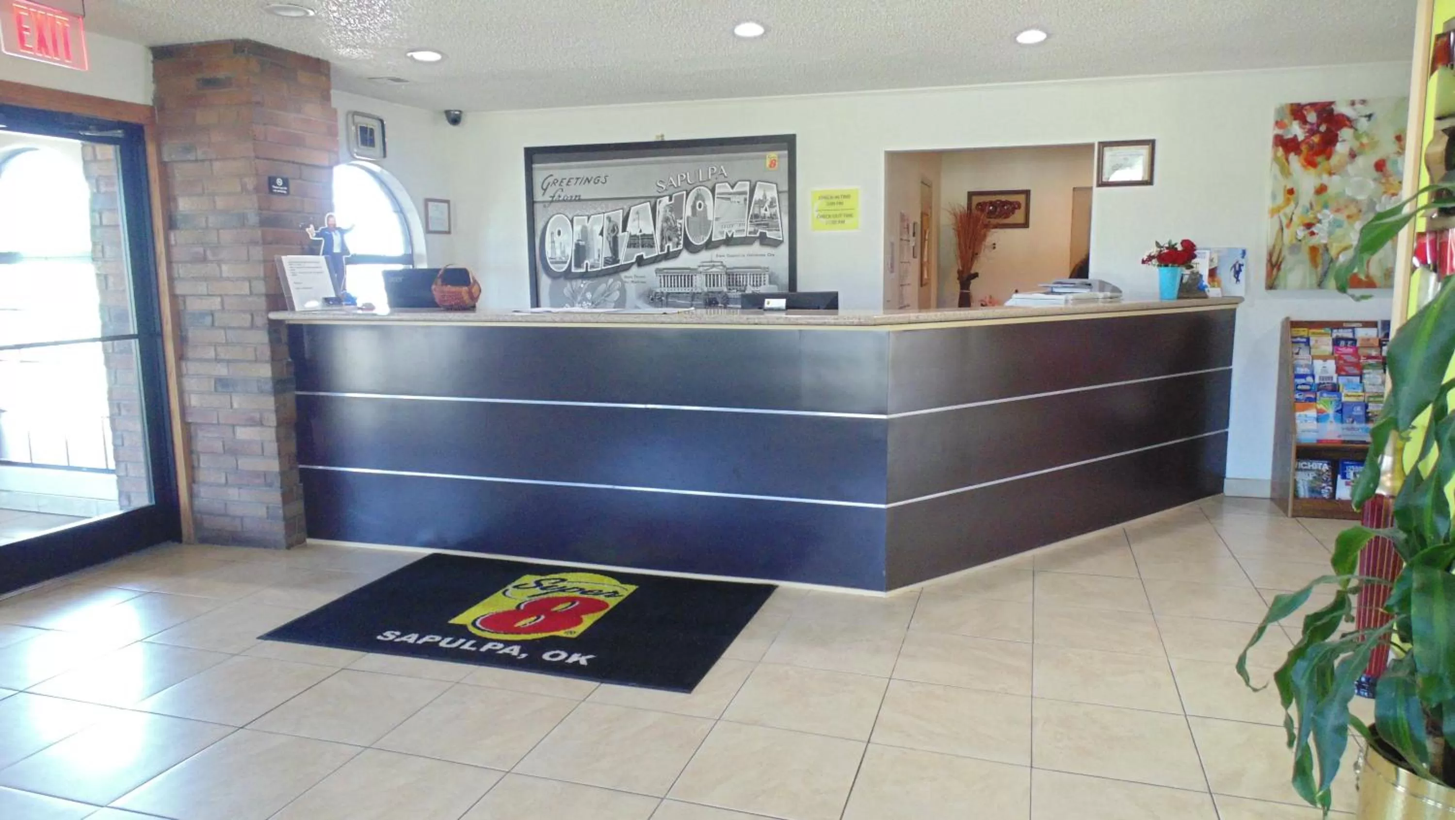 Lobby or reception in Super 8 by Wyndham Sapulpa/Tulsa Area