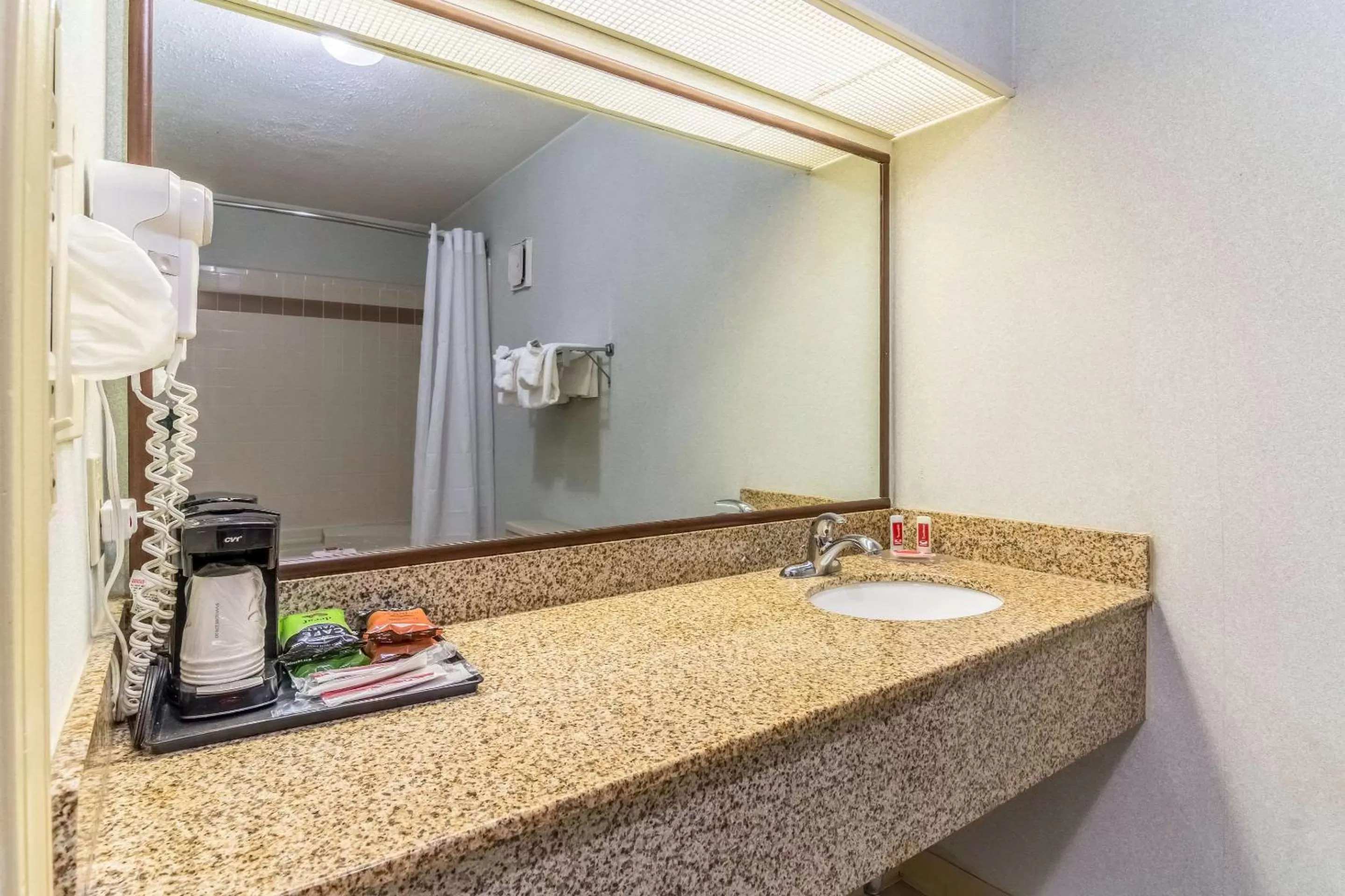 Bedroom in Econo Lodge Whiteville