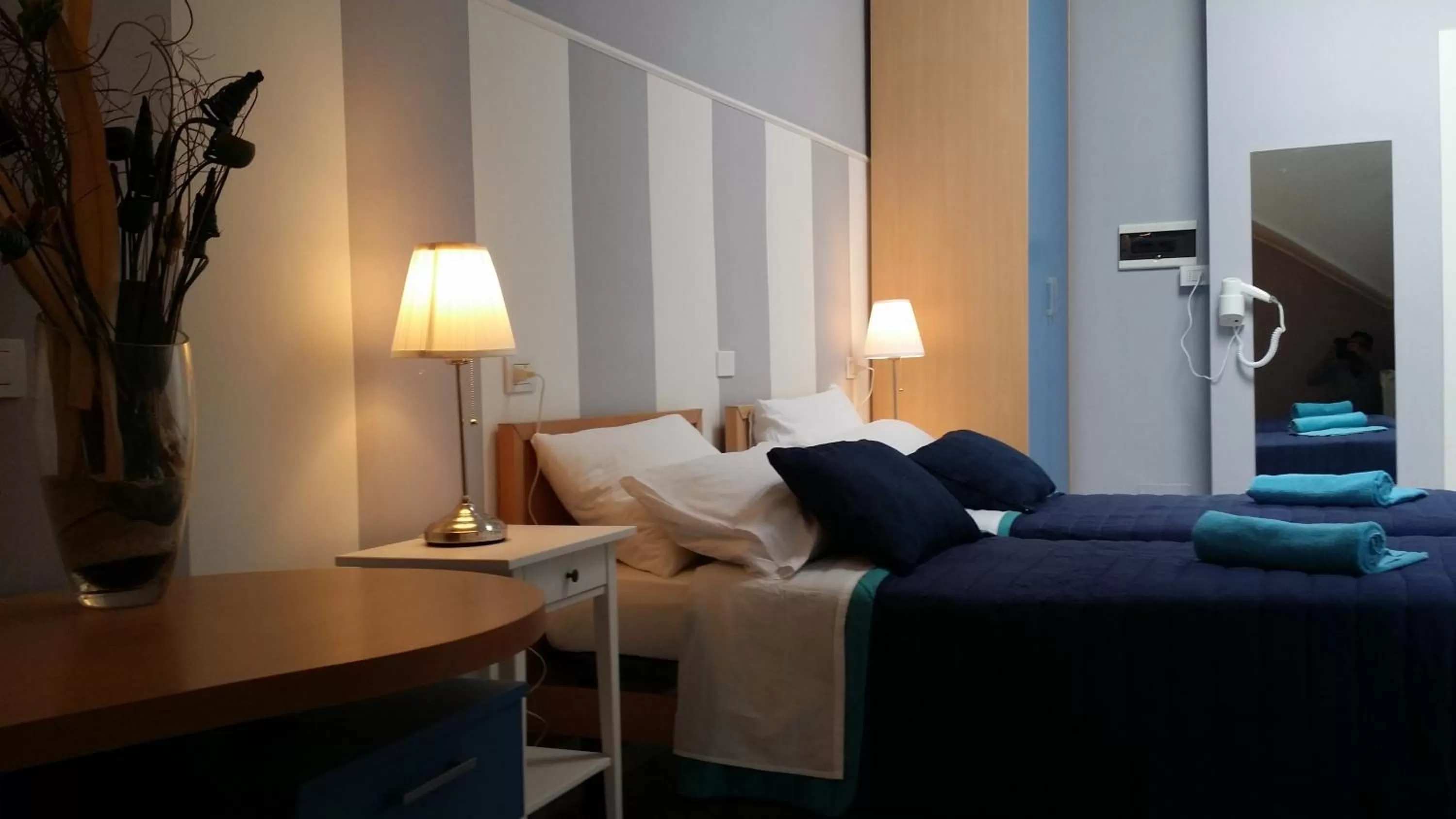 Bedroom, Bed in Central