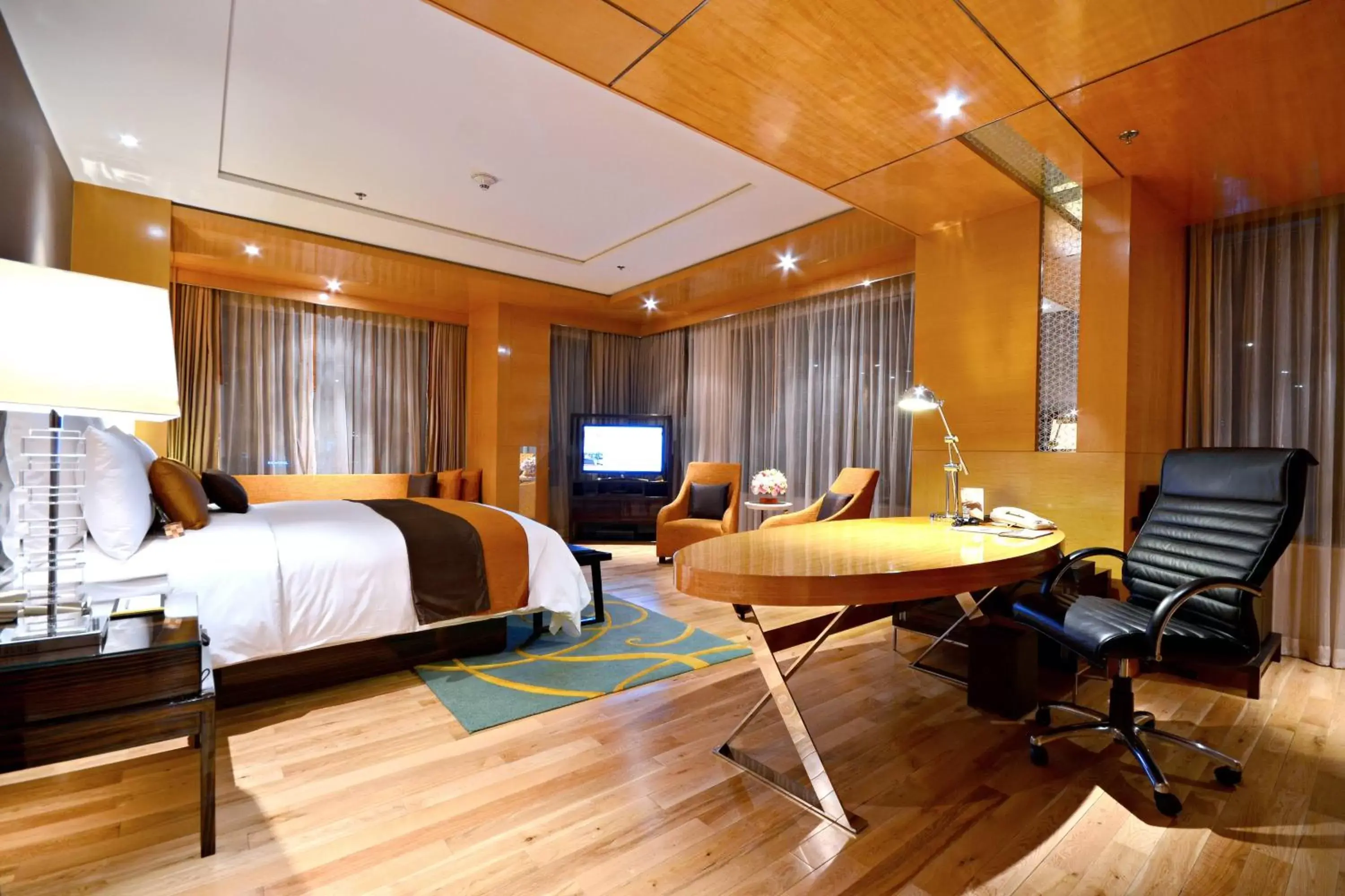 Photo of the whole room in Renaissance Bangkok Ratchaprasong Hotel