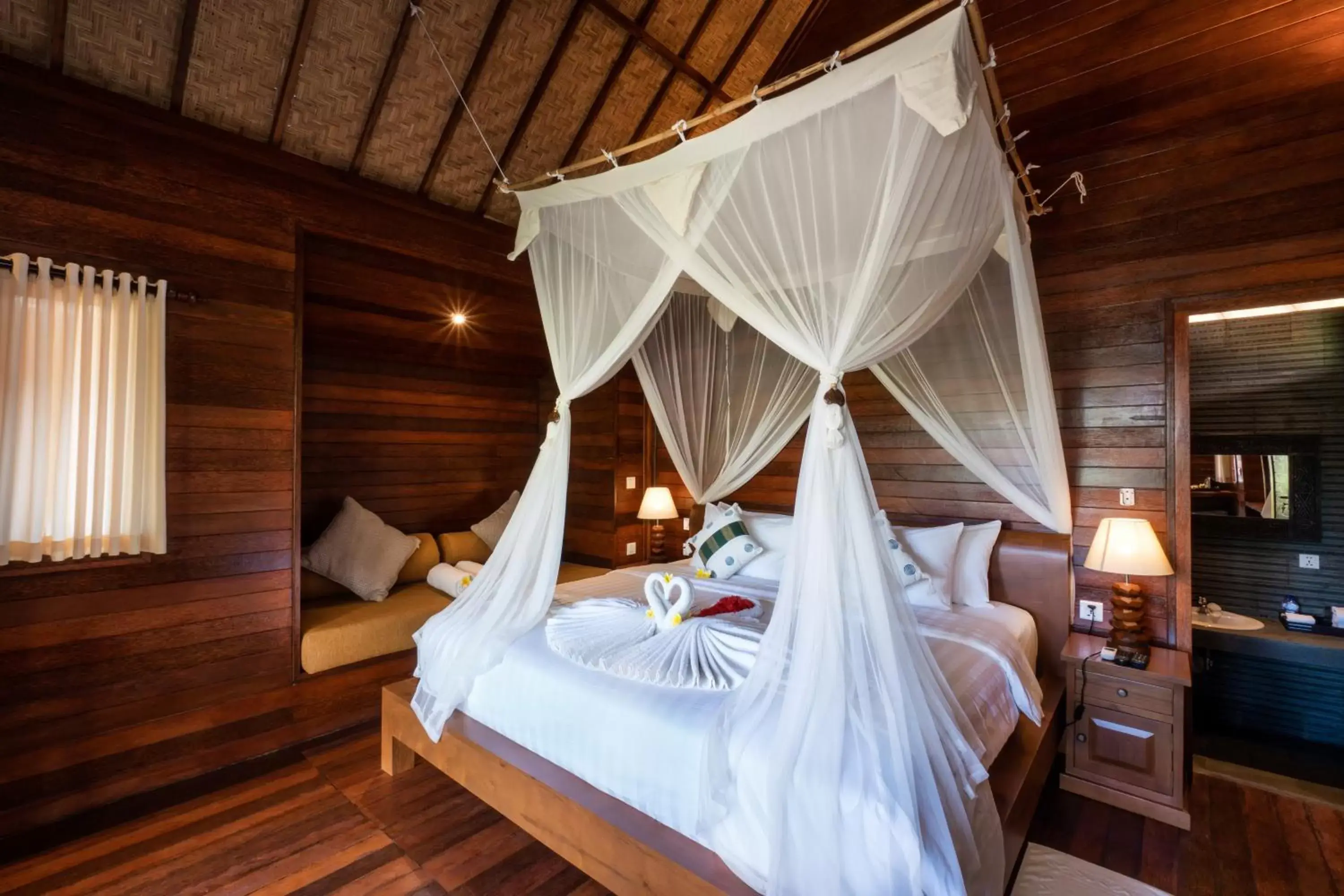 Photo of the whole room, Bed in Royal Retreat Villa's Lembongan