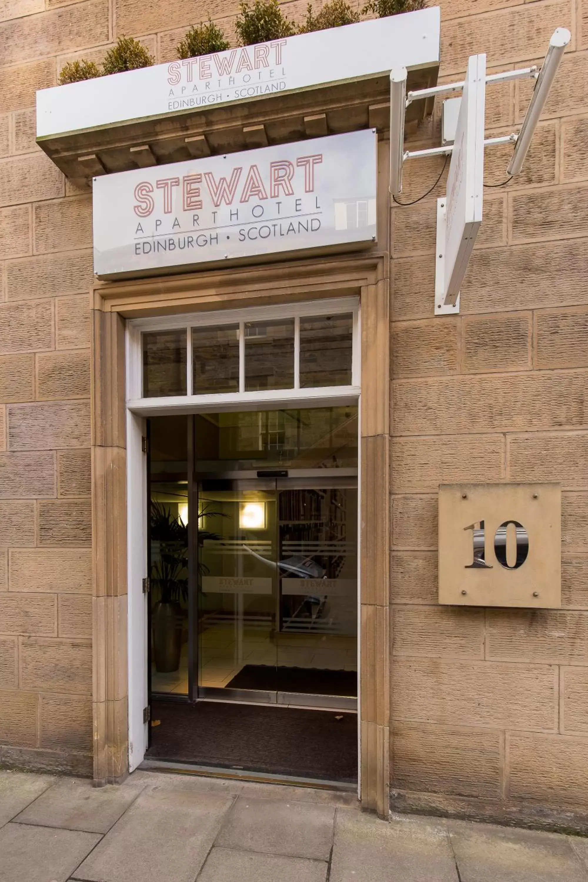 Facade/entrance in Stewart by Heeton Concept - Aparthotel Edinburgh Facade/entrance in Stewart by Heeton Concept - Aparthotel Edinburgh