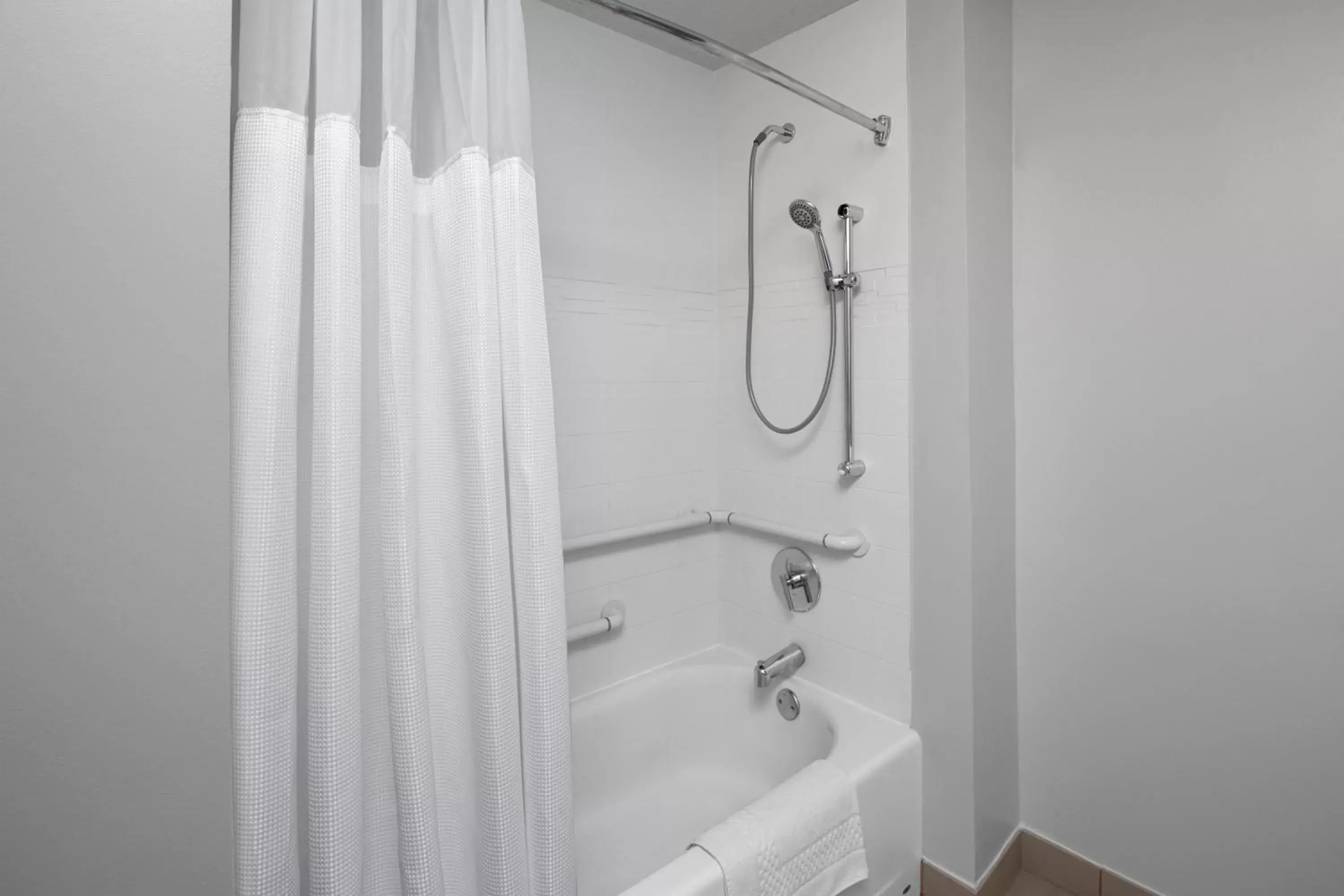 Bath, Bathroom in Residence Inn White Plains Westchester County