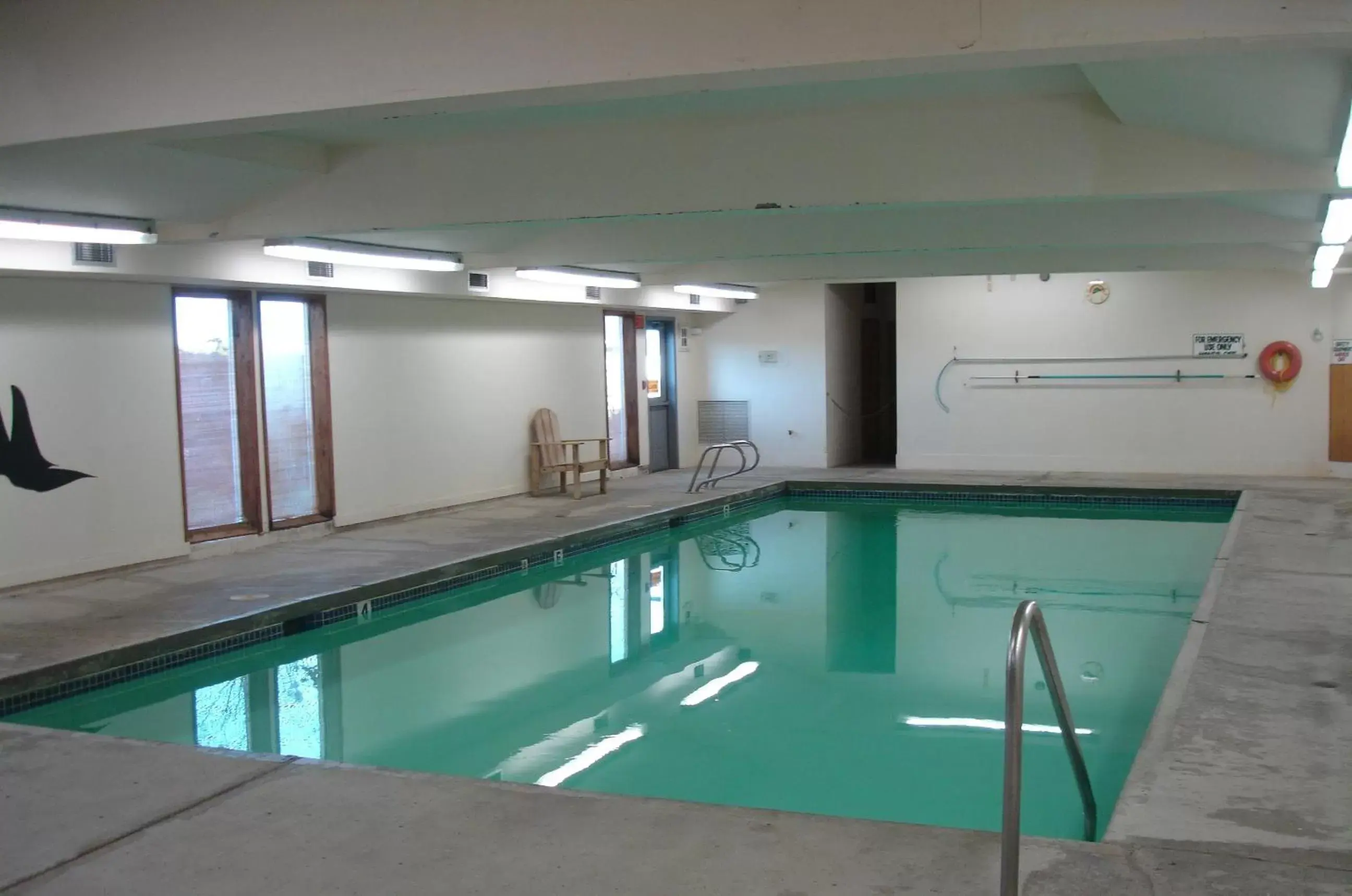 Swimming Pool in The Dublin House Motel