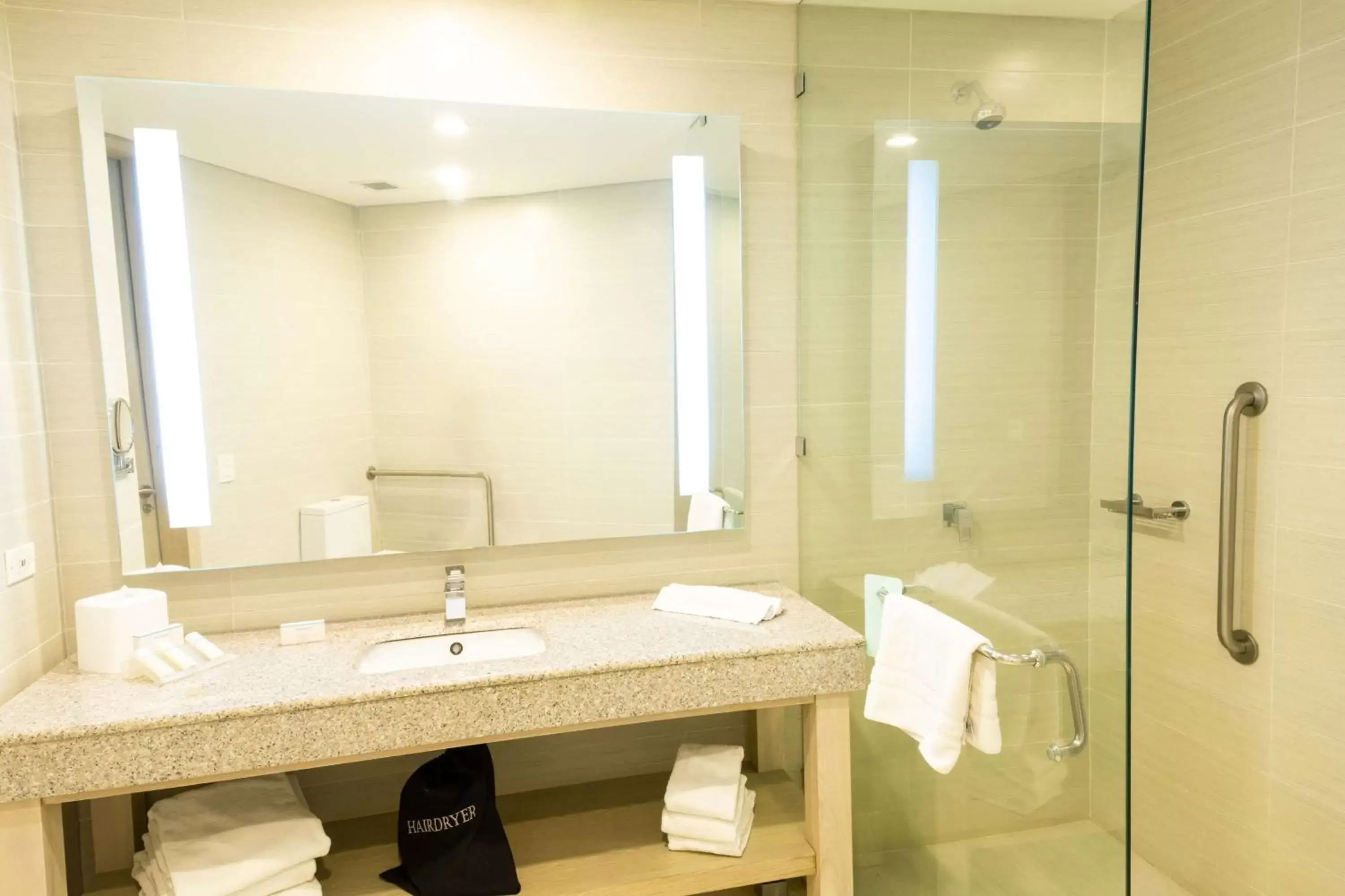 Bathroom in Hilton Garden Inn Barranquilla