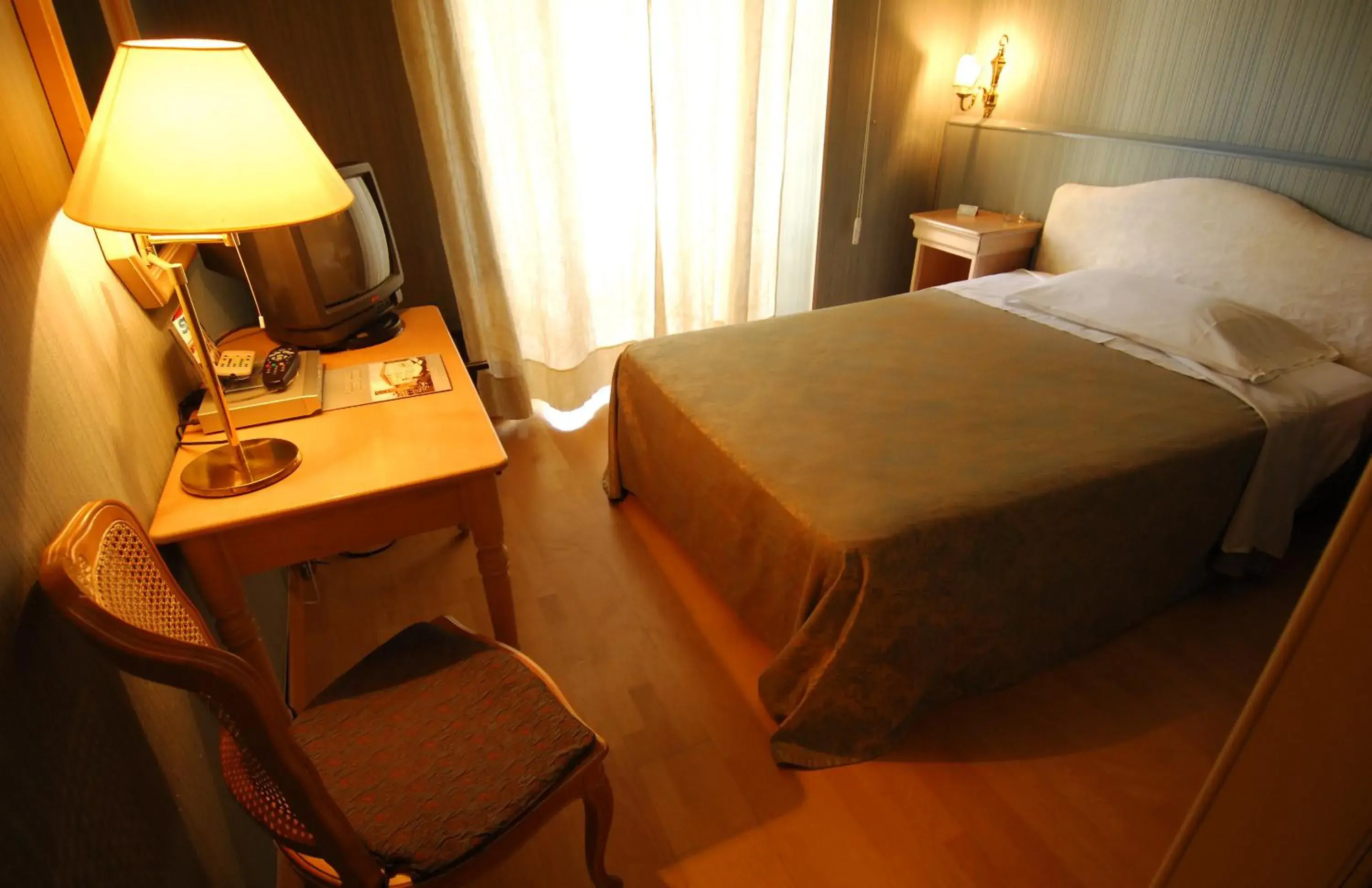 Photo of the whole room, Bed in Grande Albergo Quattro Stagioni