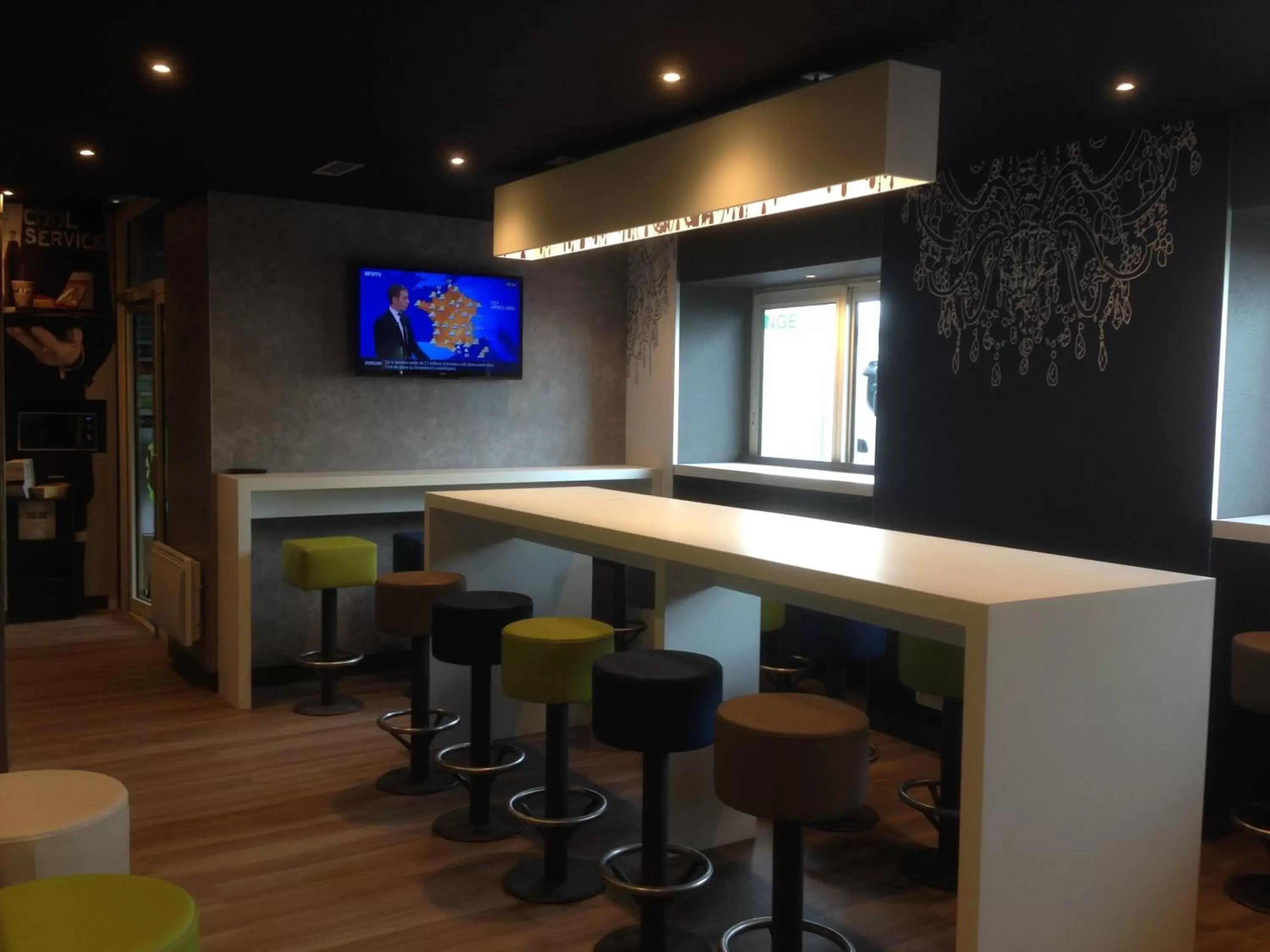 Restaurant/places to eat, Lounge/Bar in ibis Budget Caen Centre Gare