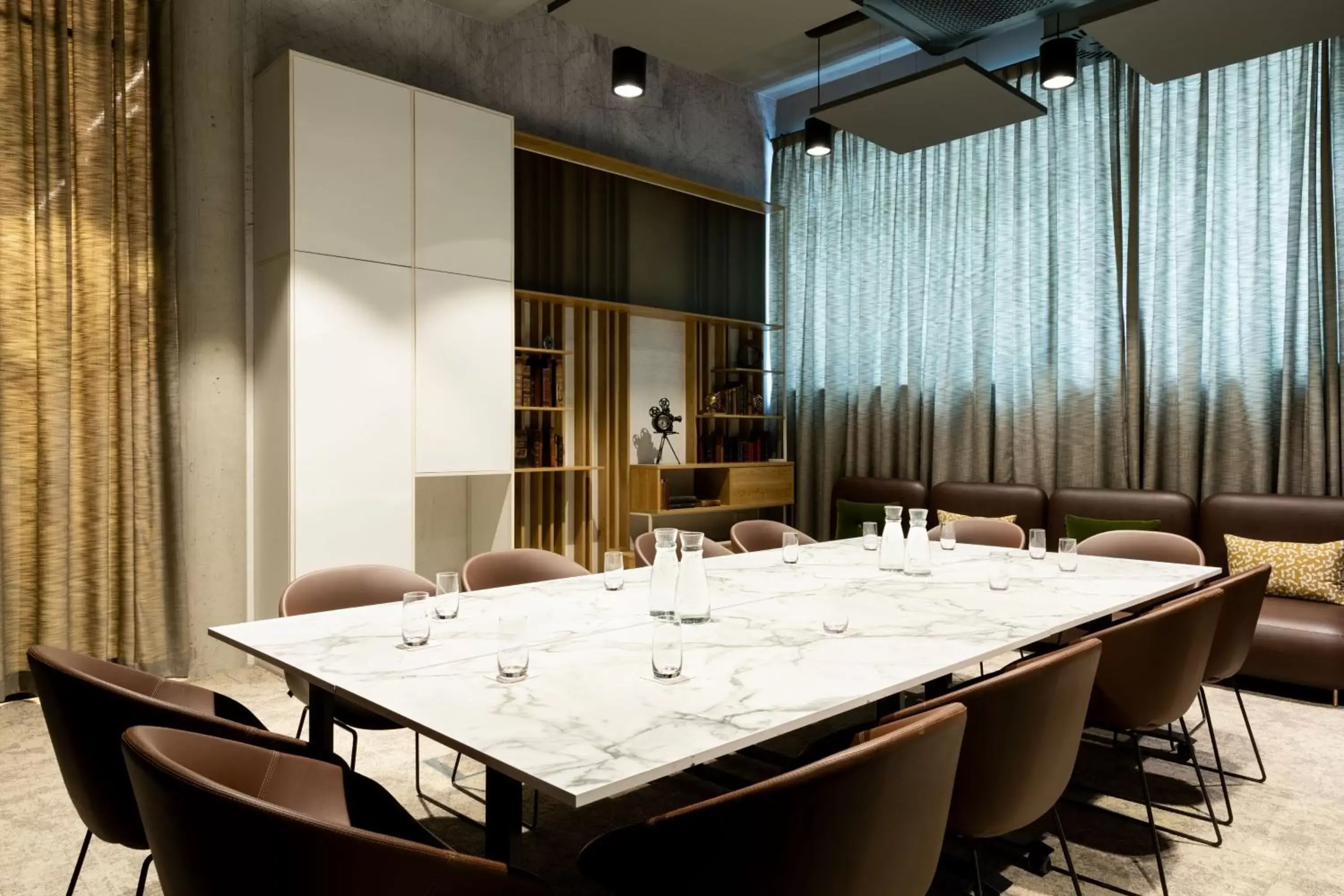 Meeting/conference room, Restaurant/Places to Eat in Residence Inn by Marriott Essen City